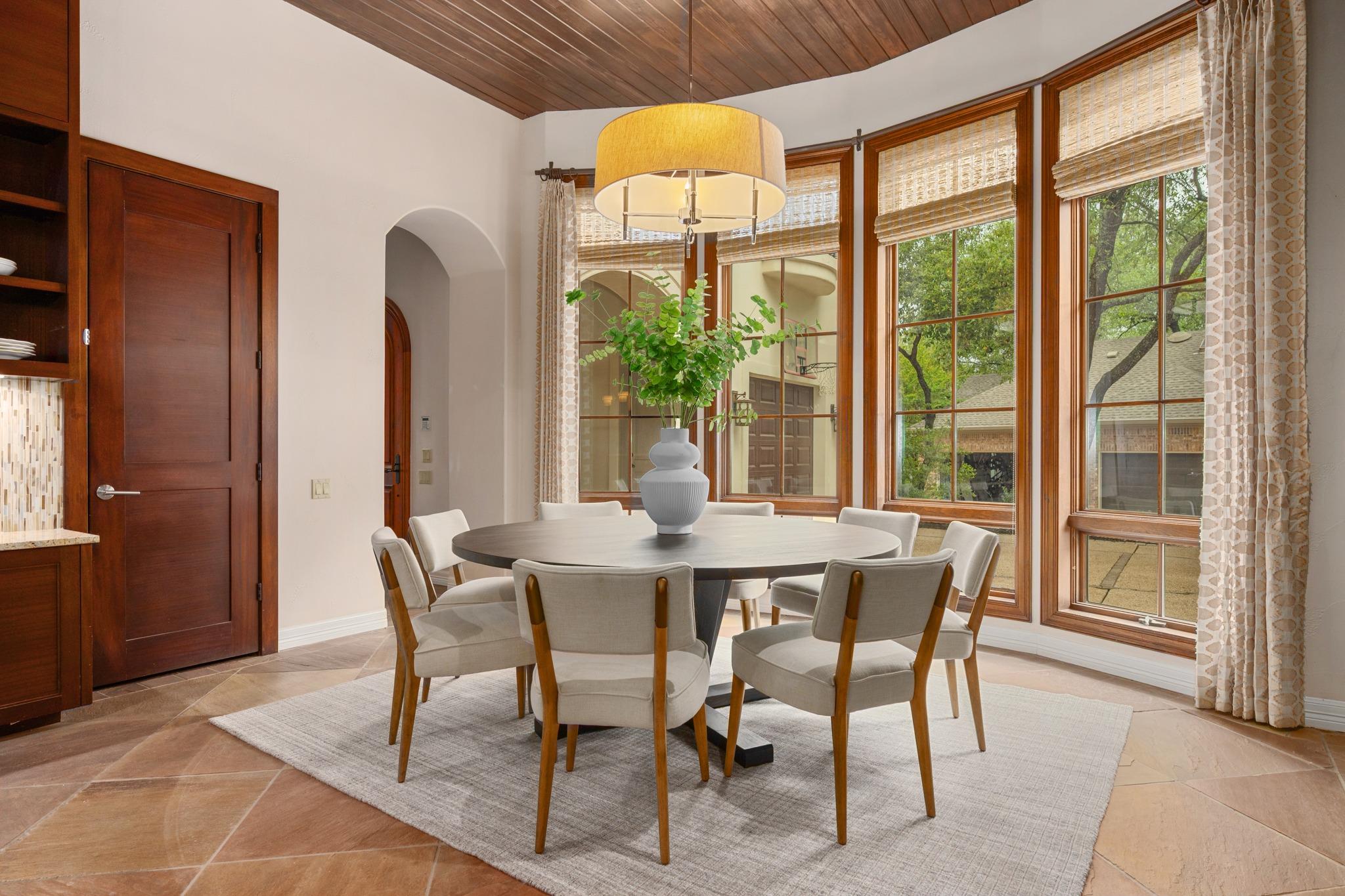 3407 Woodcutters WAY