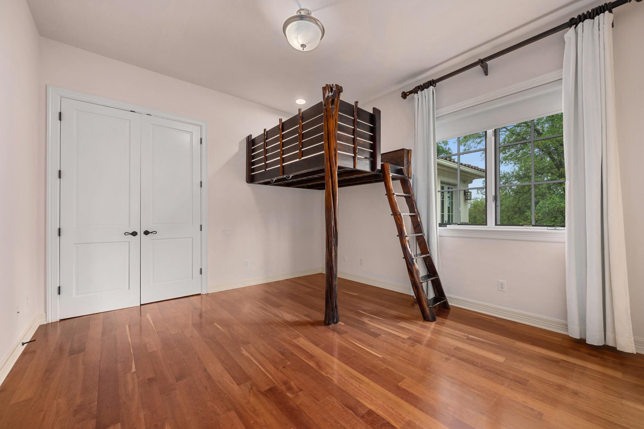 3407 Woodcutters WAY