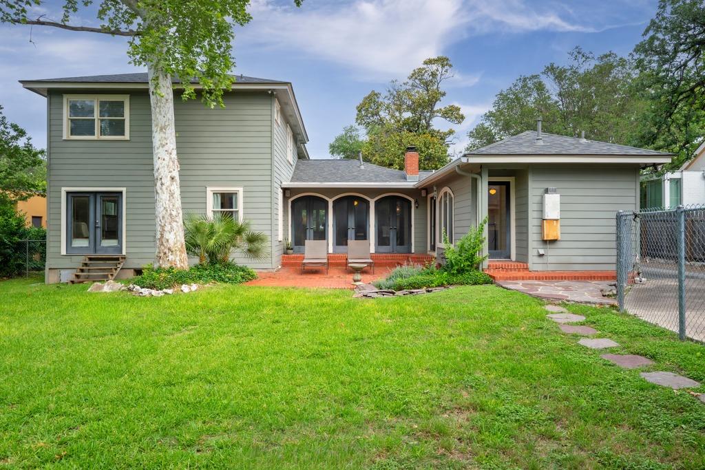 1311 Kent LN