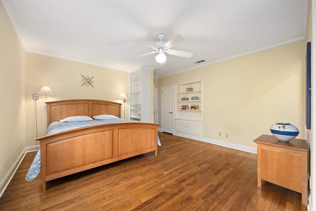 1311 Kent LN