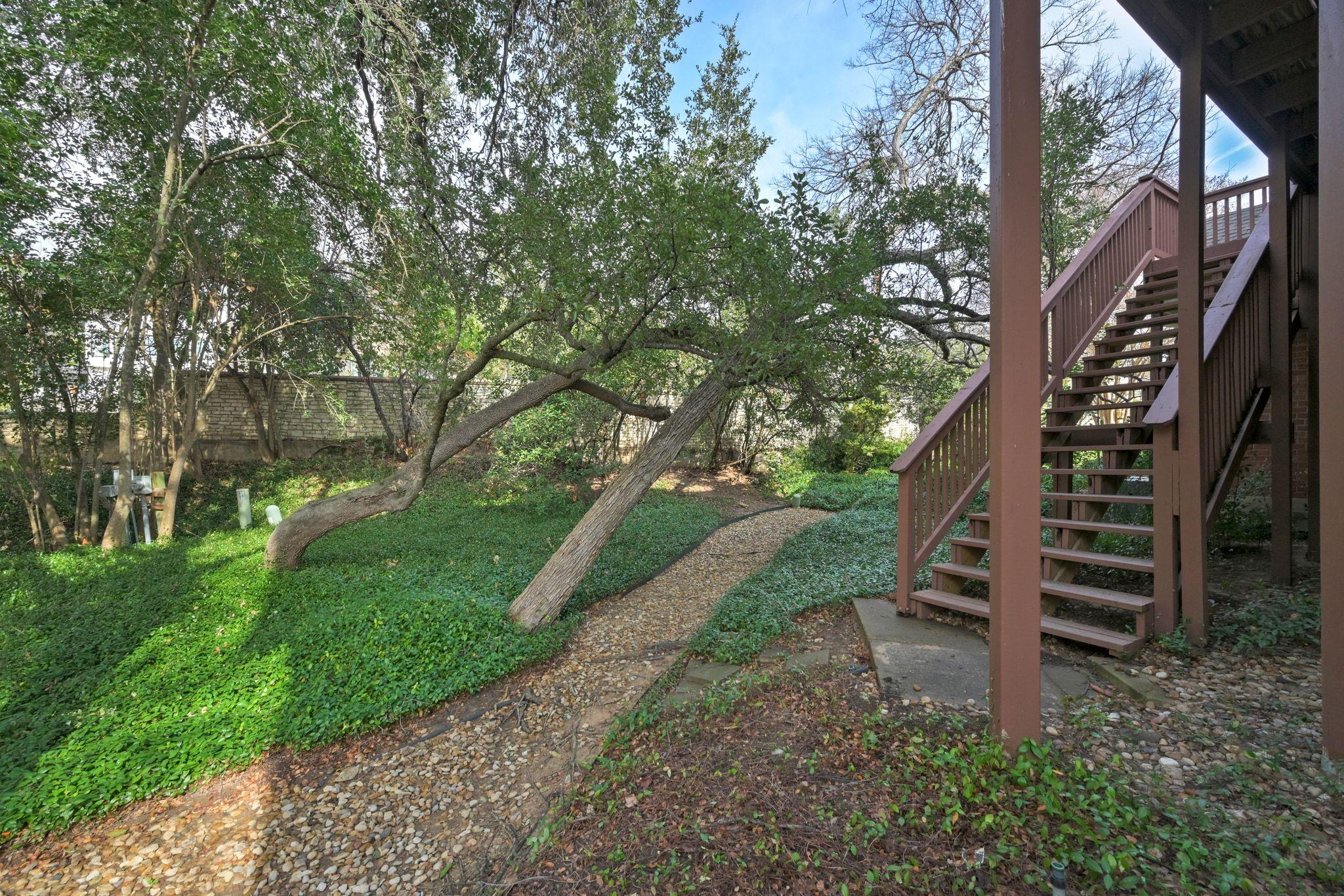 2716 Hillview Green LN