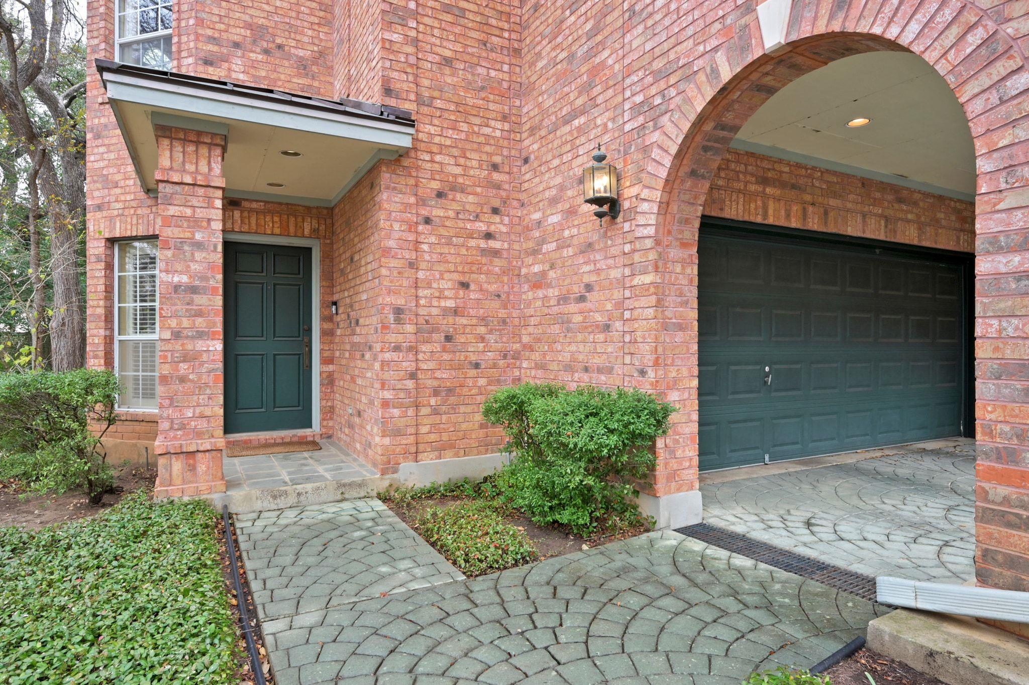 2716 Hillview Green LN