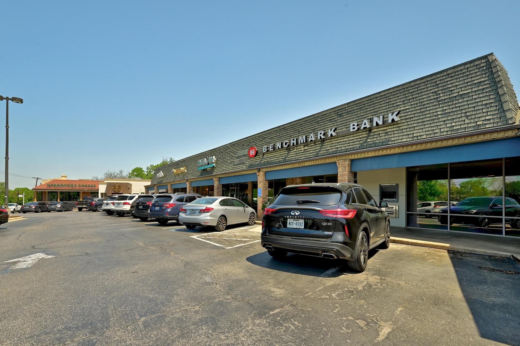 2716 Hillview Green LN