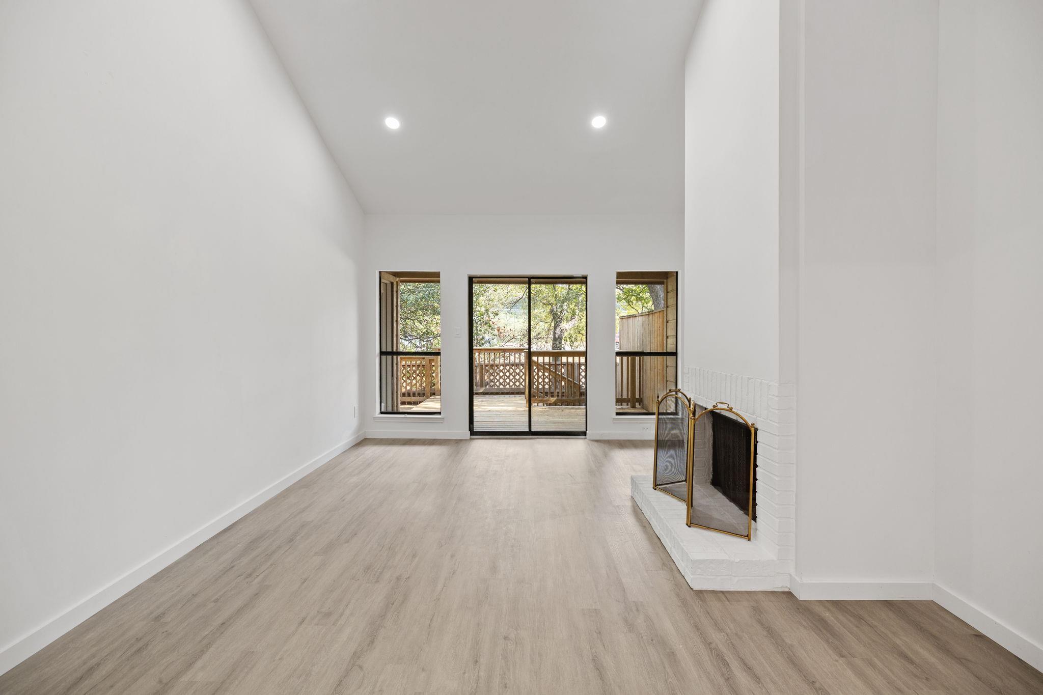 7211 Lakewood DR # C111