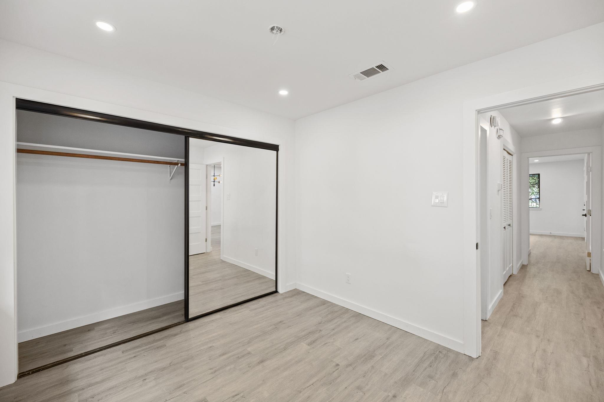 7211 Lakewood DR # C111