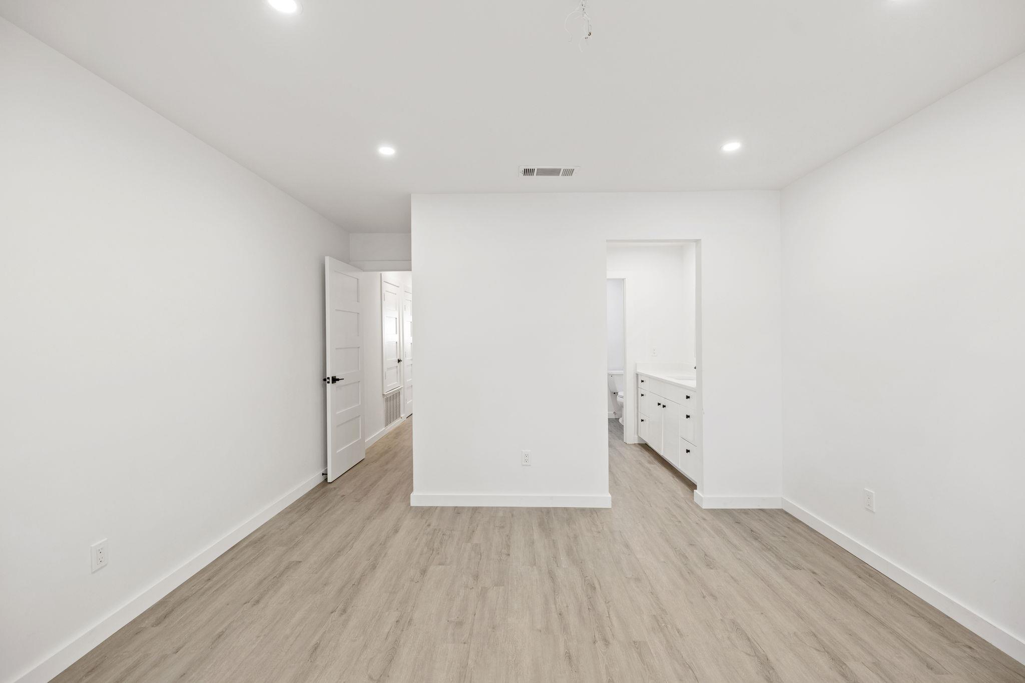 7211 Lakewood DR # C111