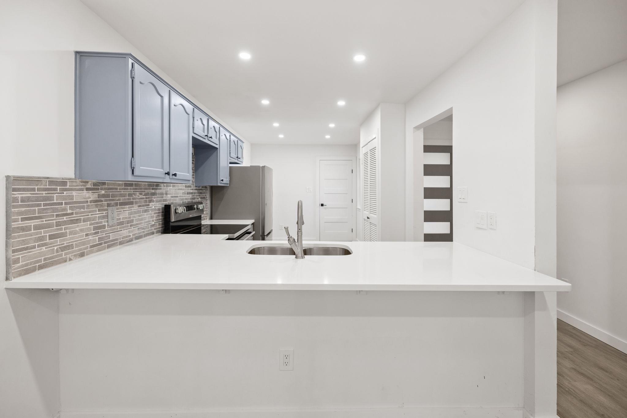 7211 Lakewood DR # C111