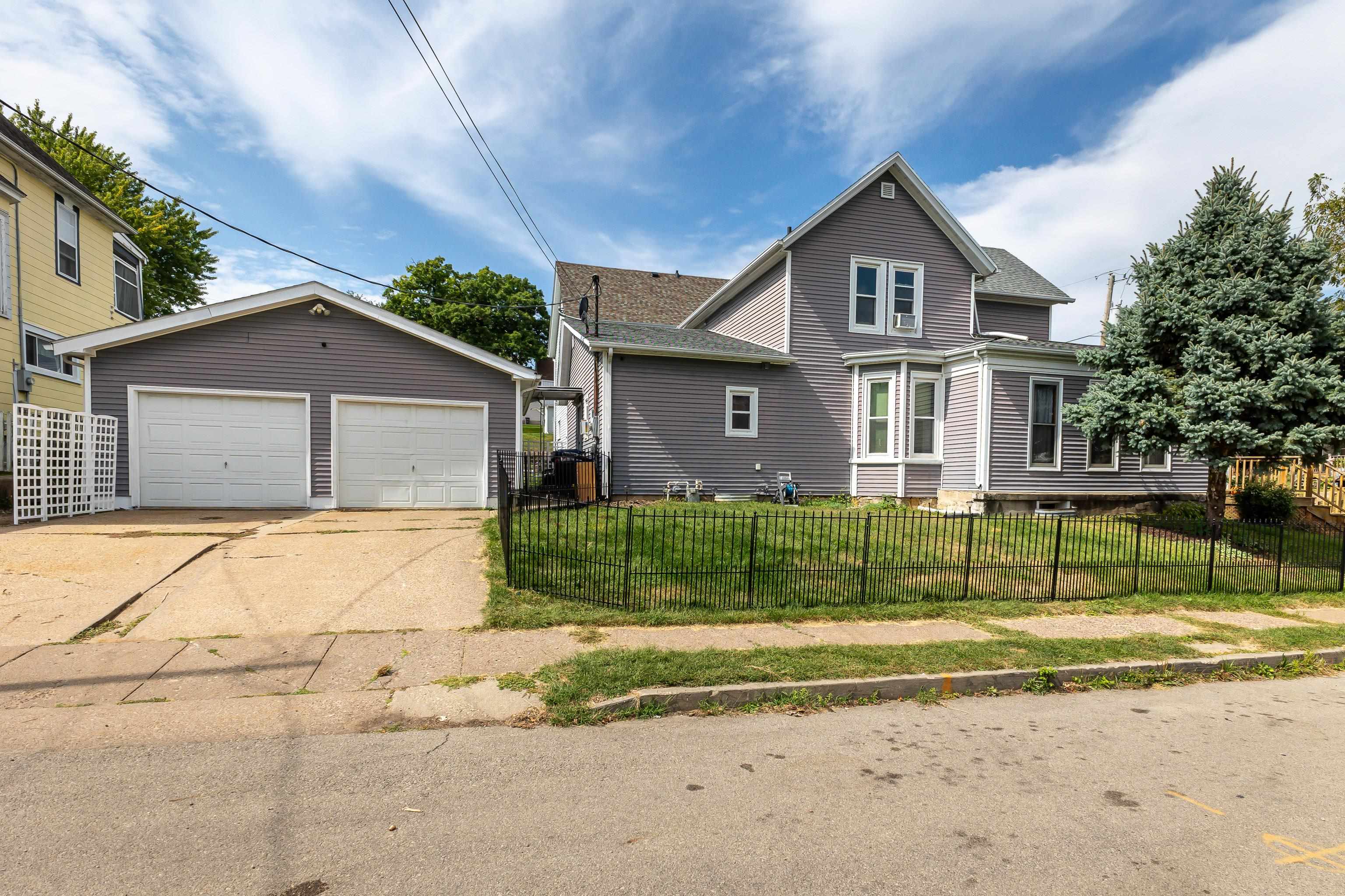 934 W 5th Street