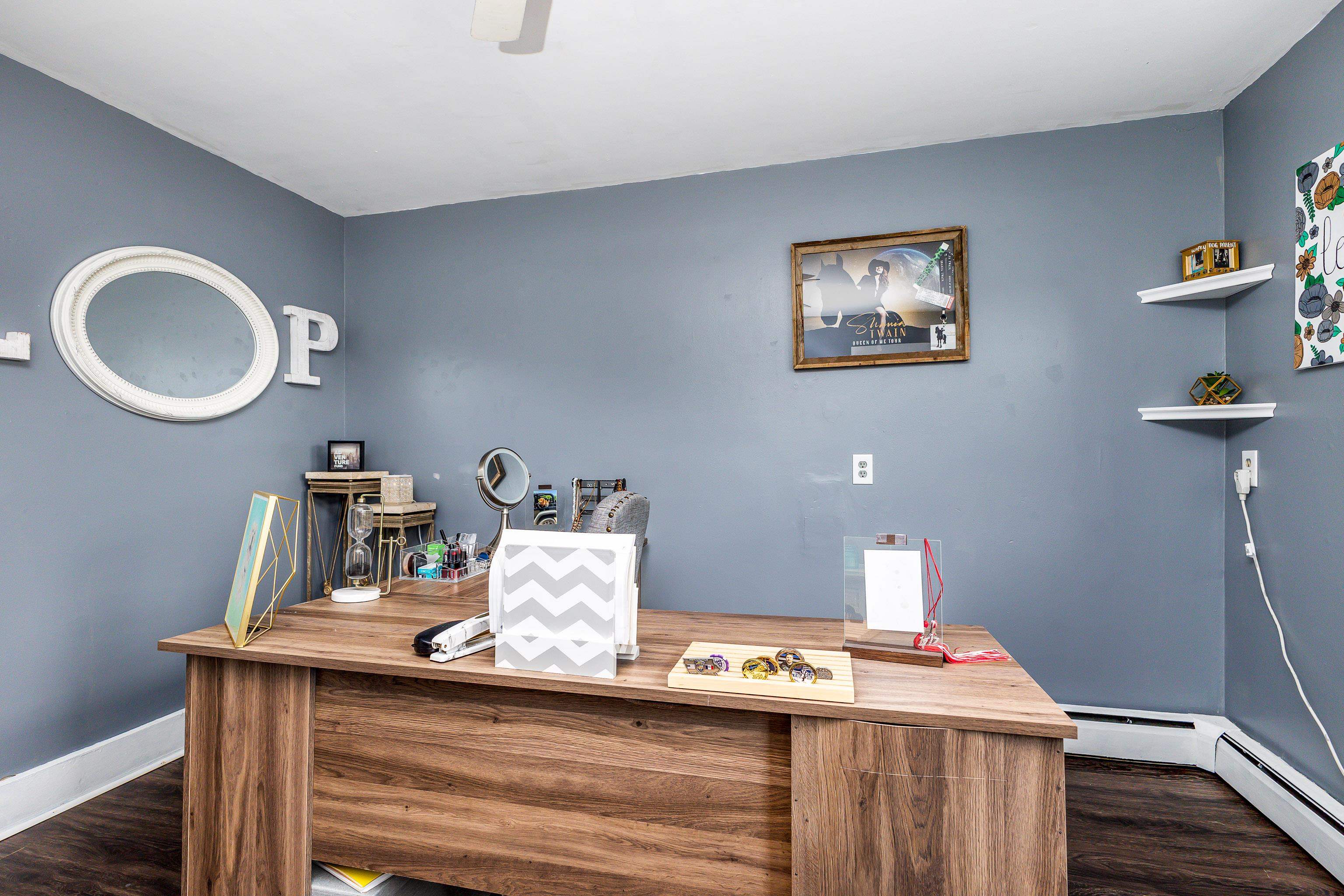 934 W 5th Street