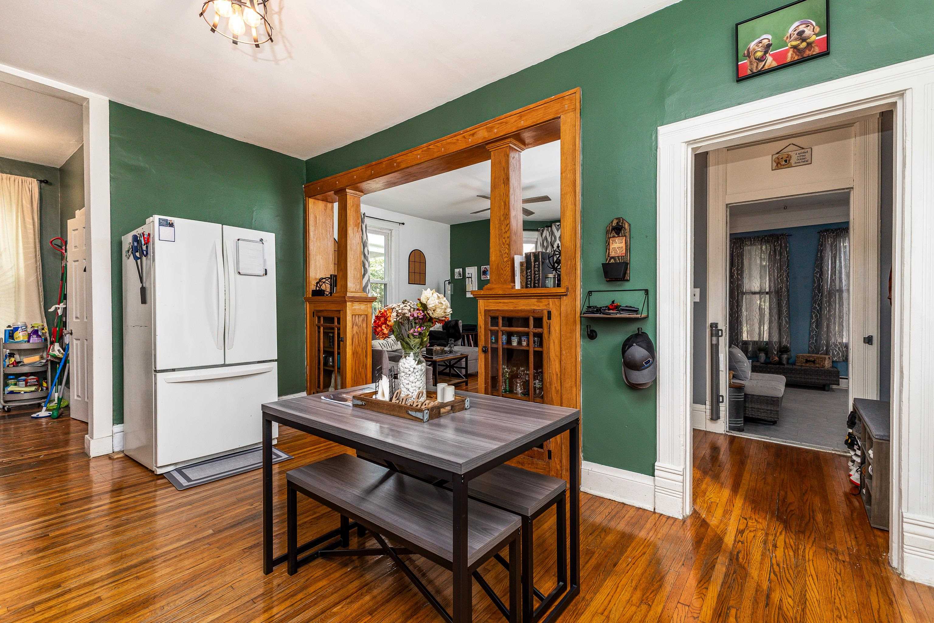 934 W 5th Street