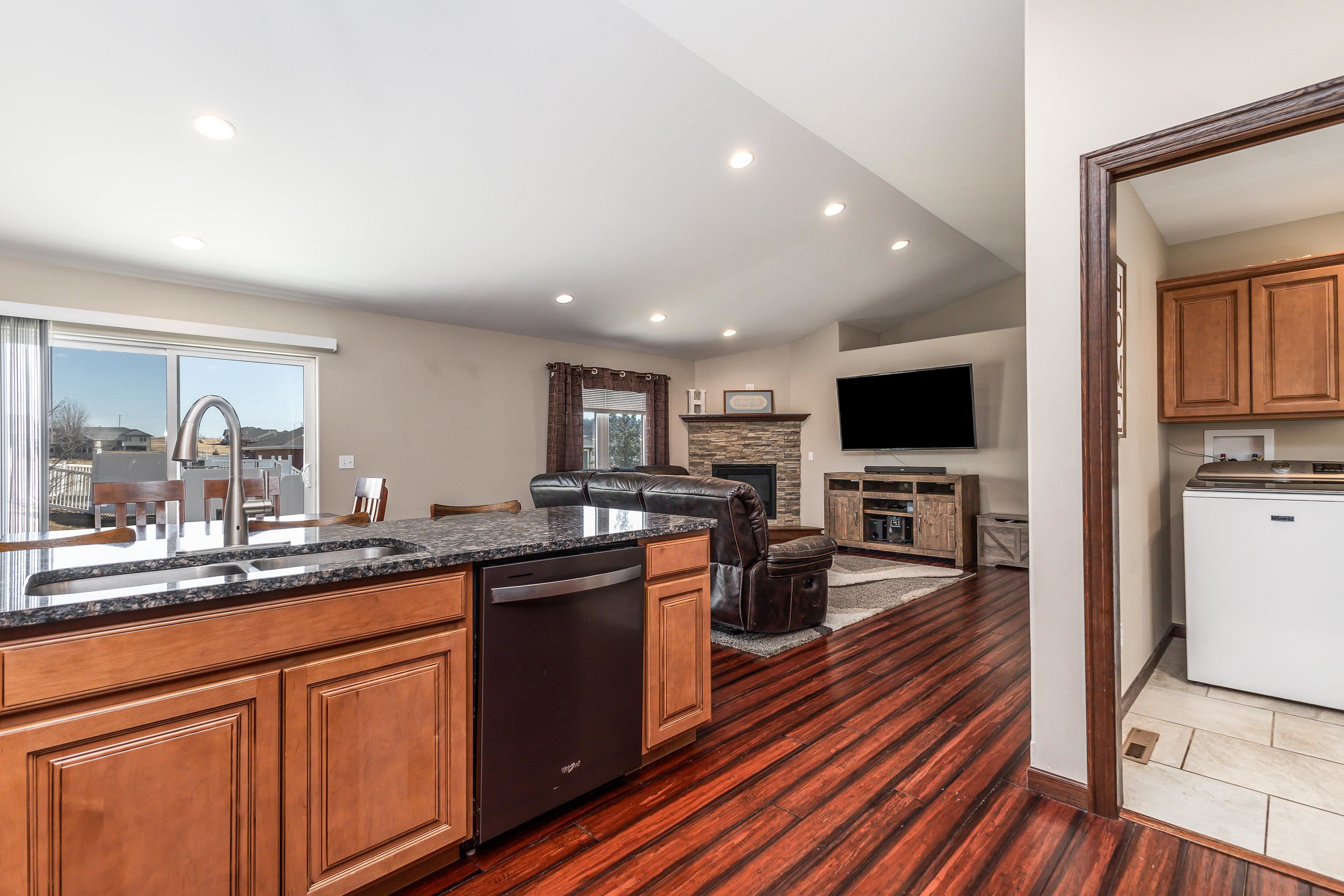 6524 N Dorchester Lane