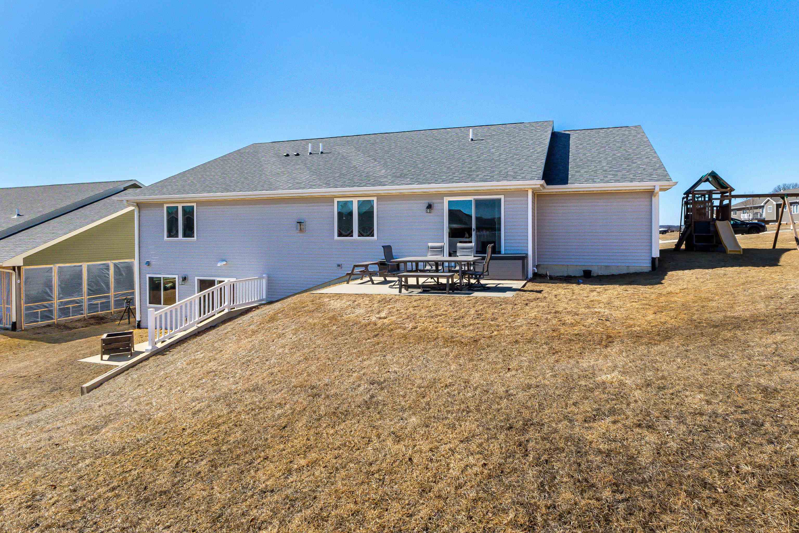 6524 N Dorchester Lane