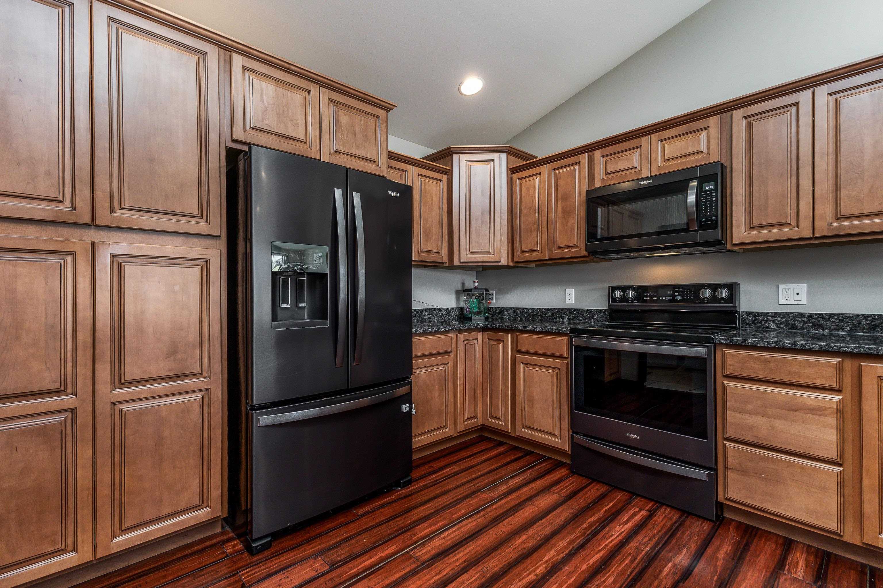 6524 N Dorchester Lane