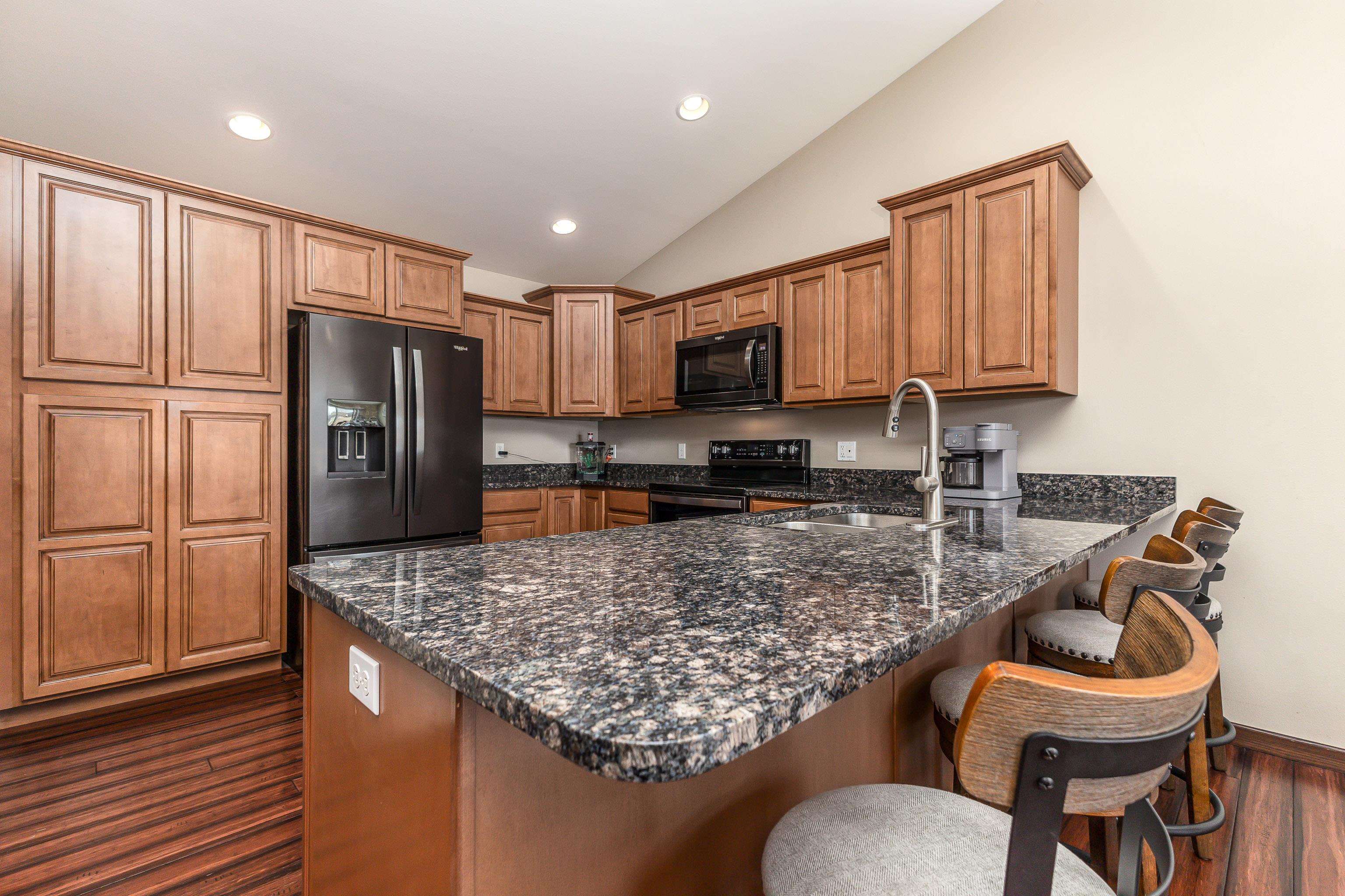 6524 N Dorchester Lane