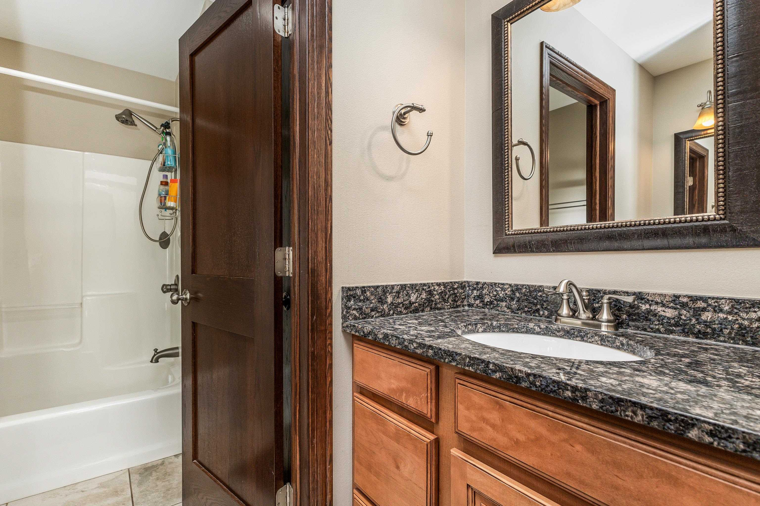 6524 N Dorchester Lane