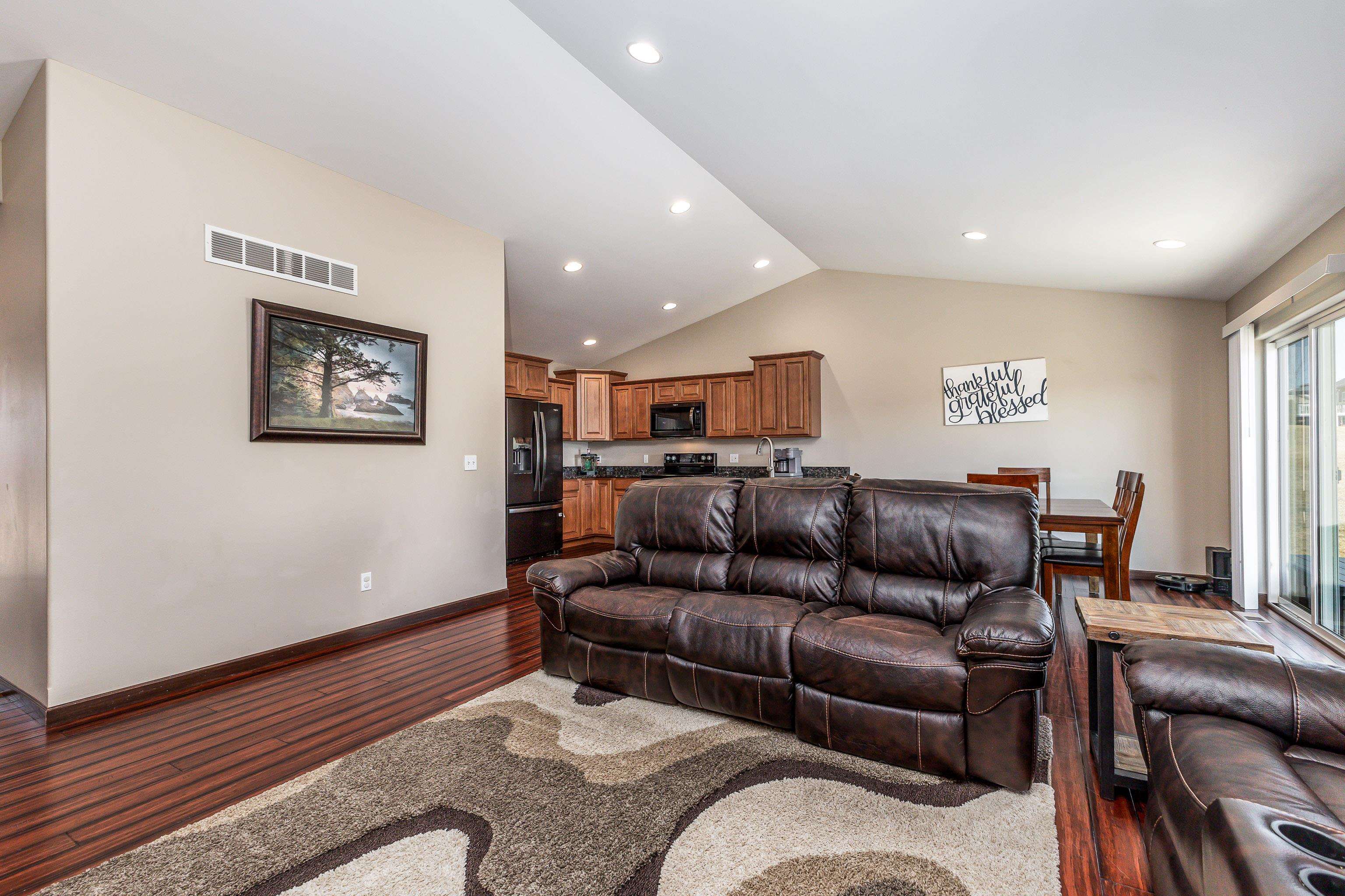 6524 N Dorchester Lane