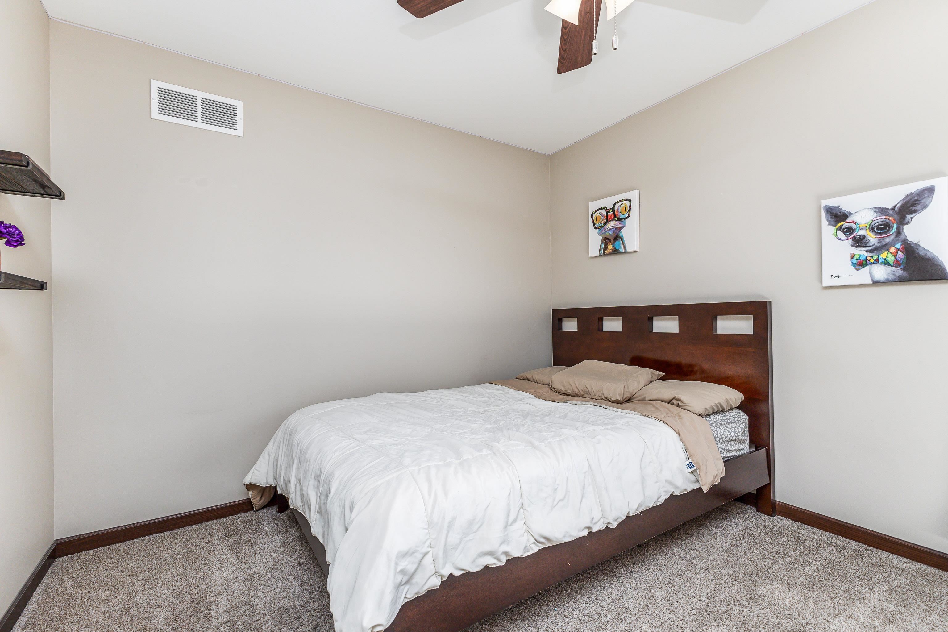 6524 N Dorchester Lane