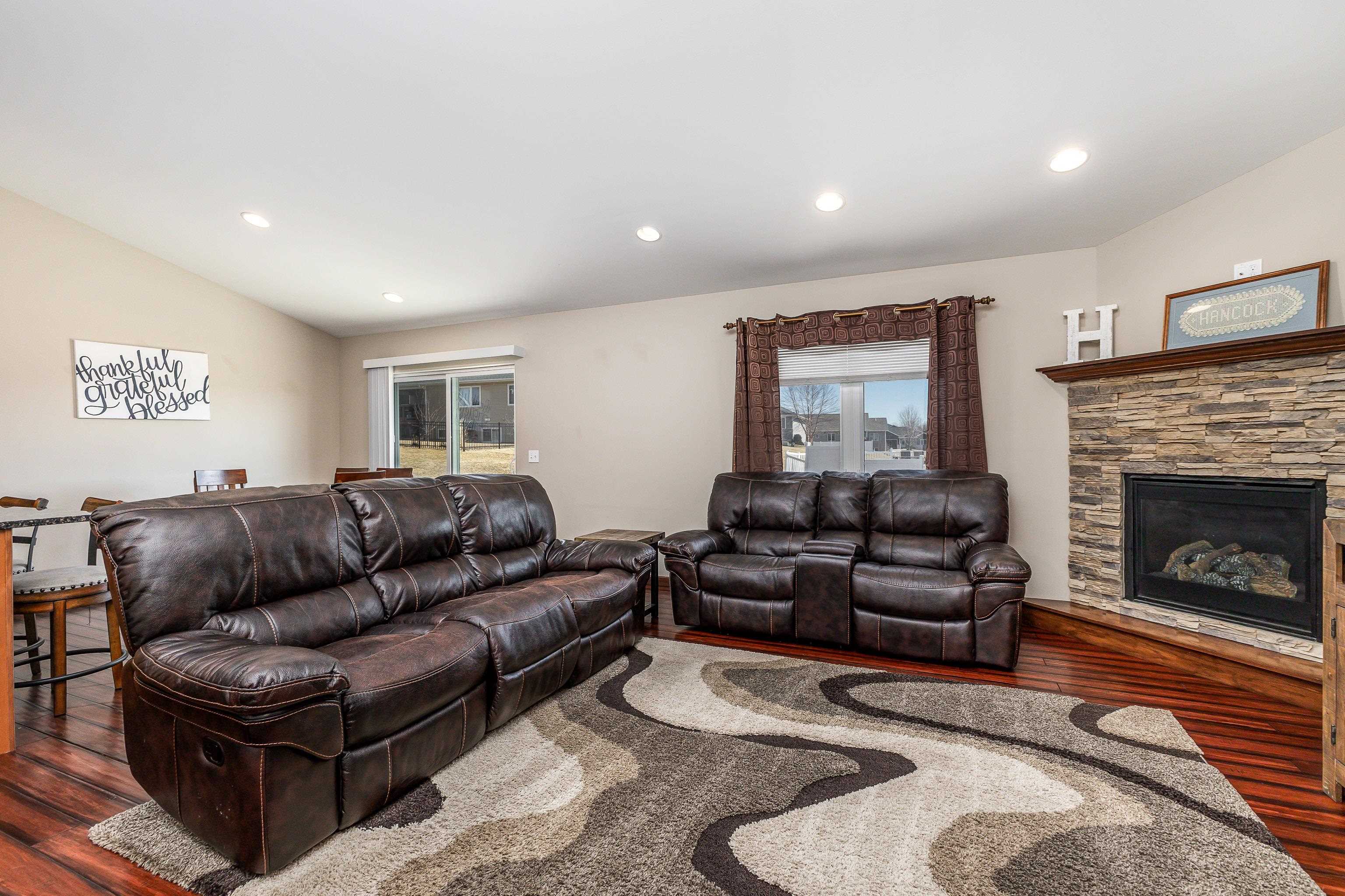 6524 N Dorchester Lane