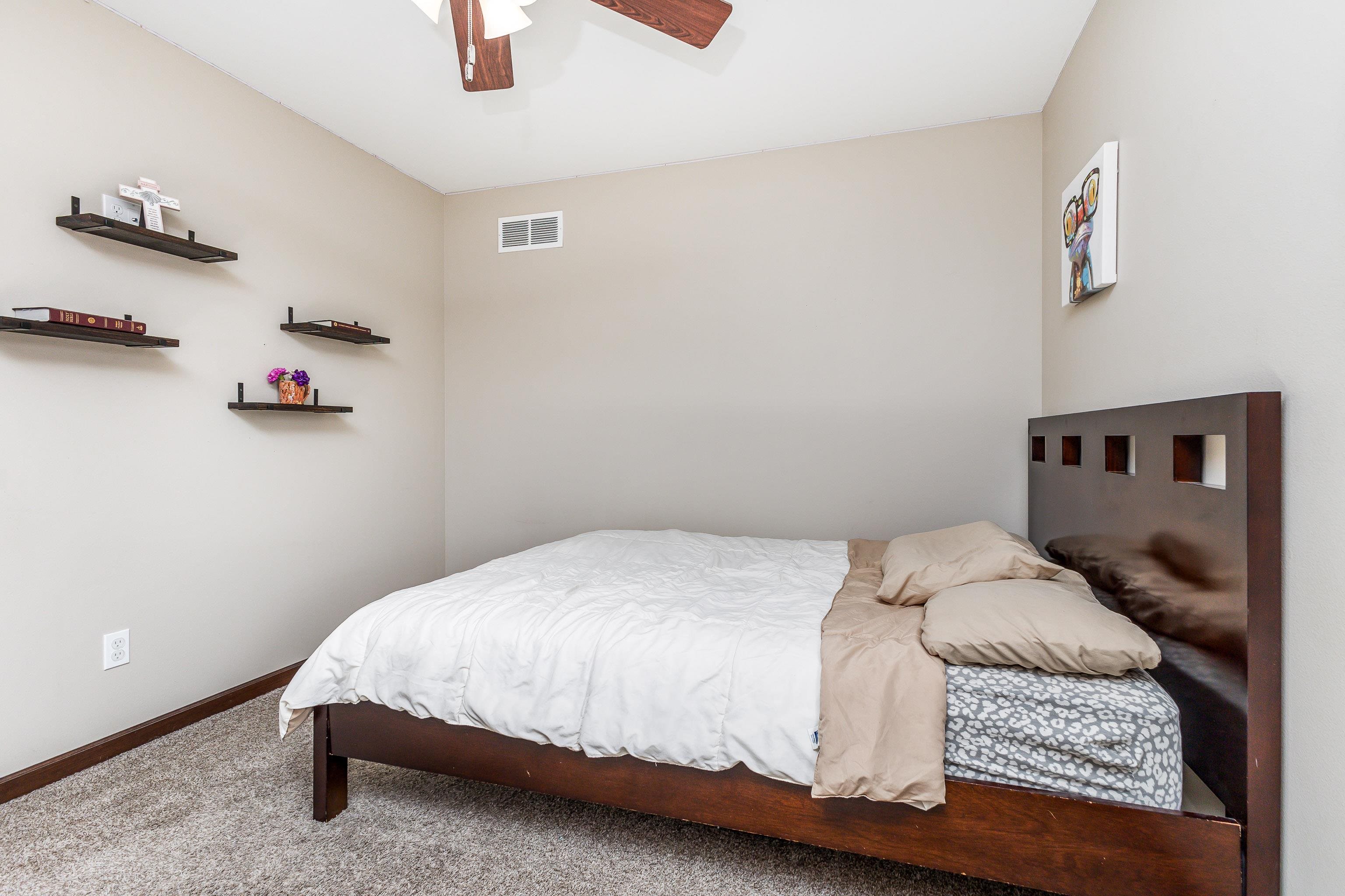 6524 N Dorchester Lane