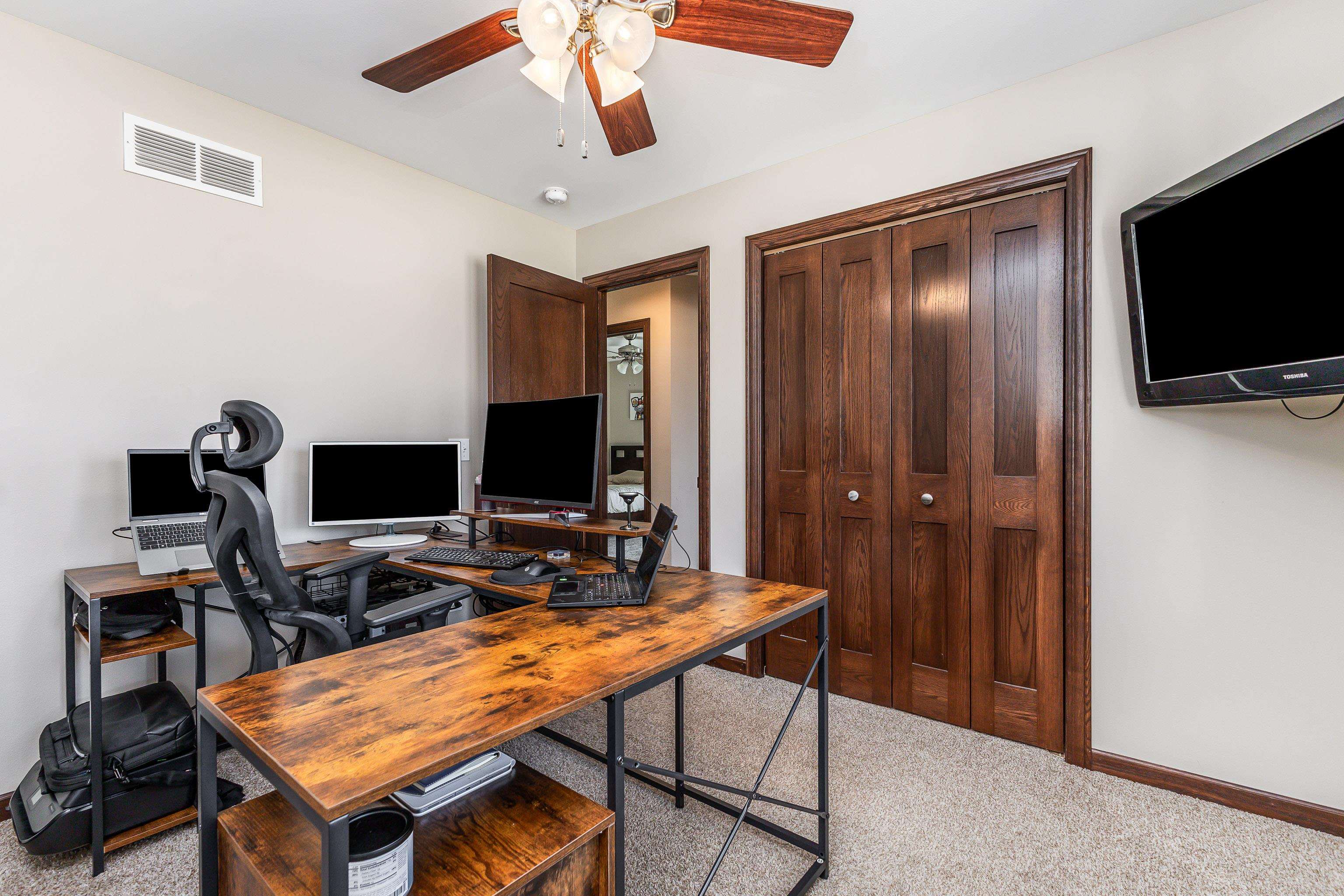 6524 N Dorchester Lane