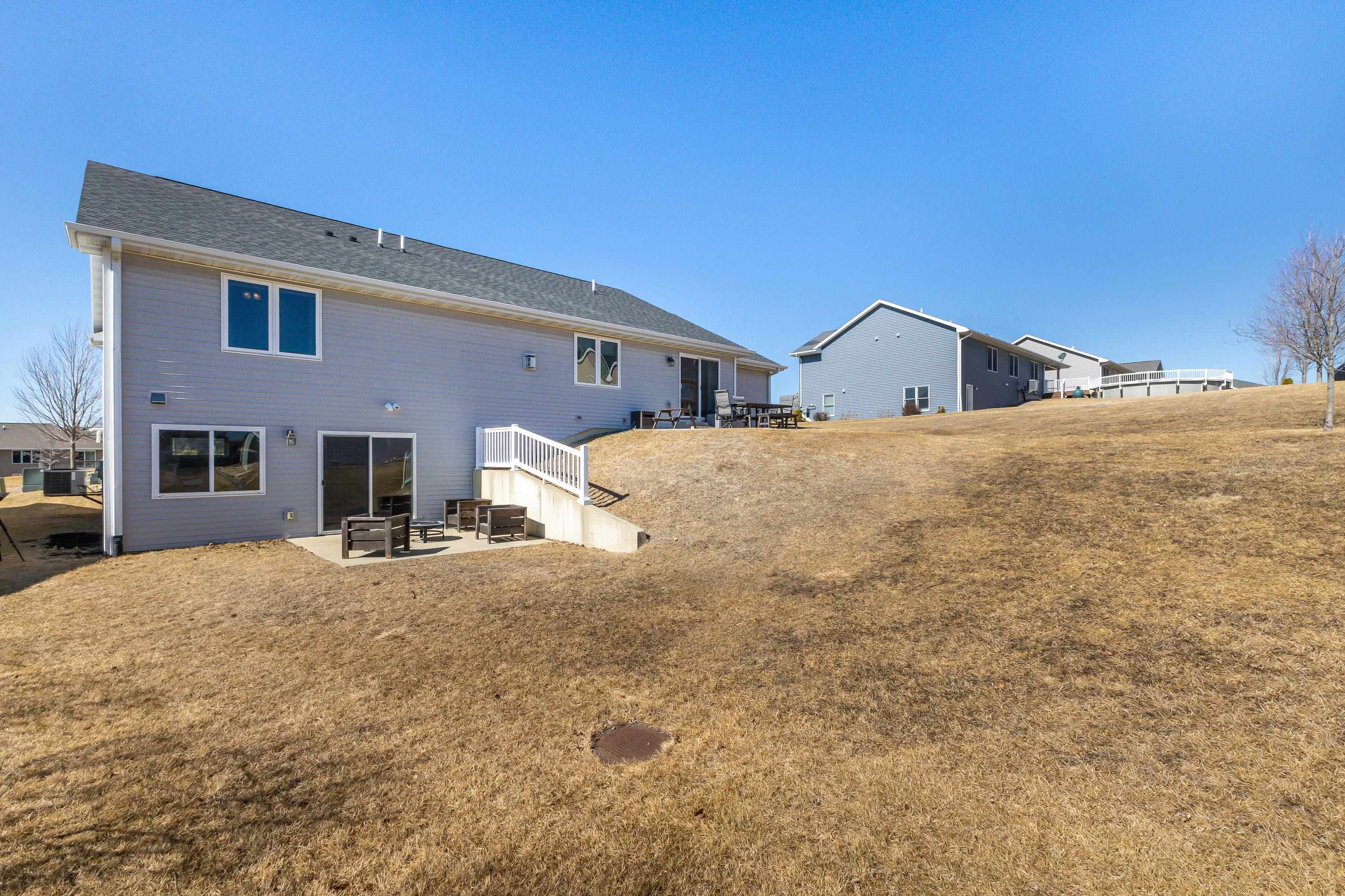 6524 N Dorchester Lane