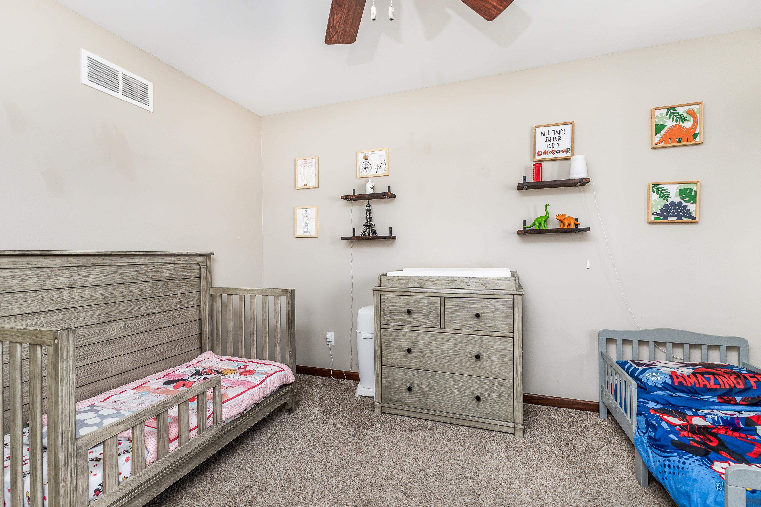 6524 N Dorchester Lane