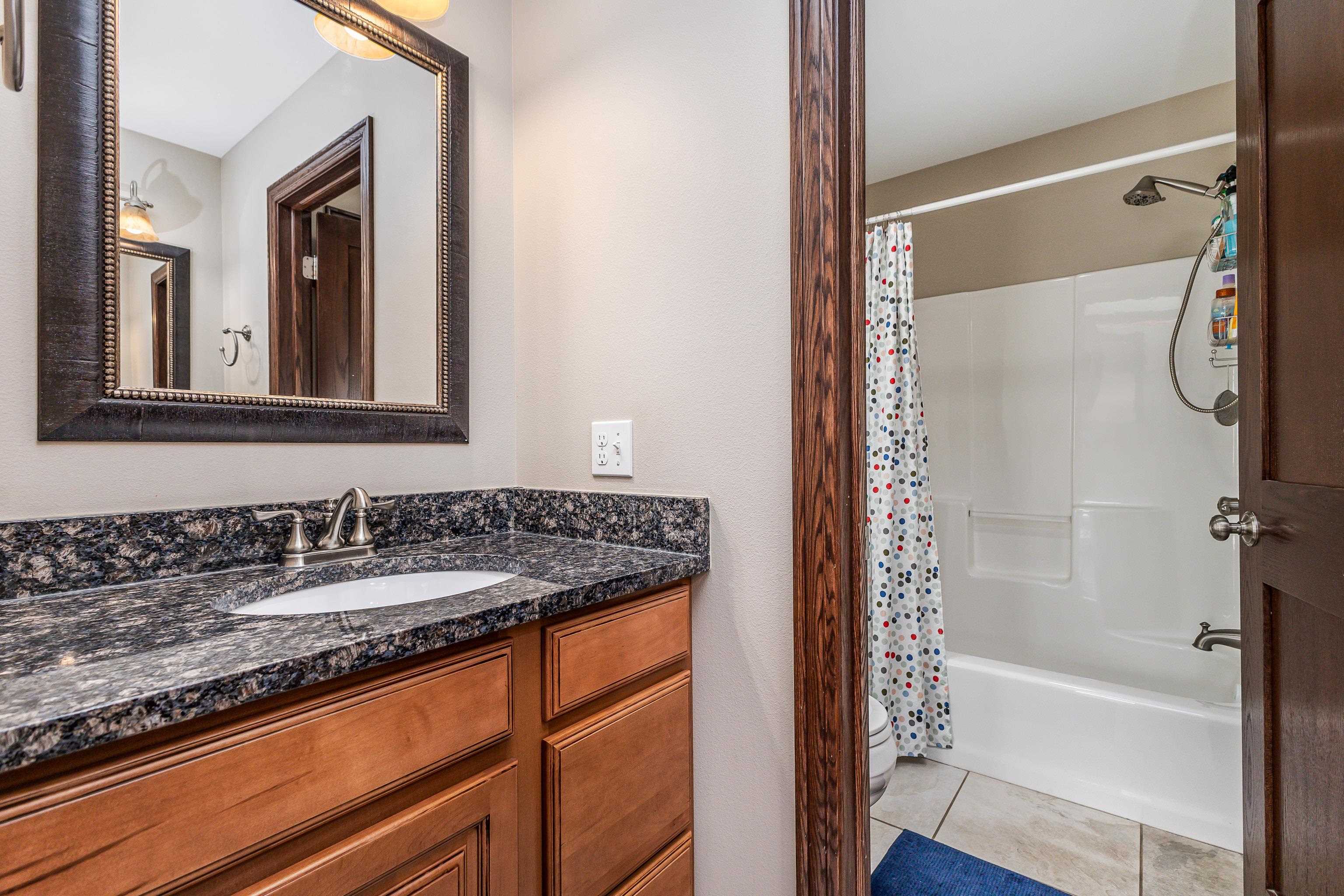 6524 N Dorchester Lane