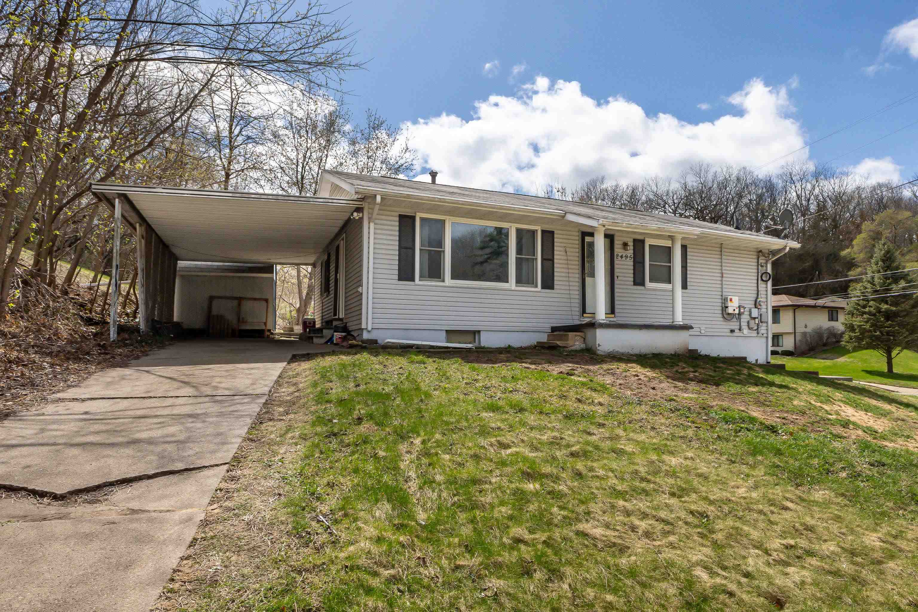 2495 N Grandview Avenue