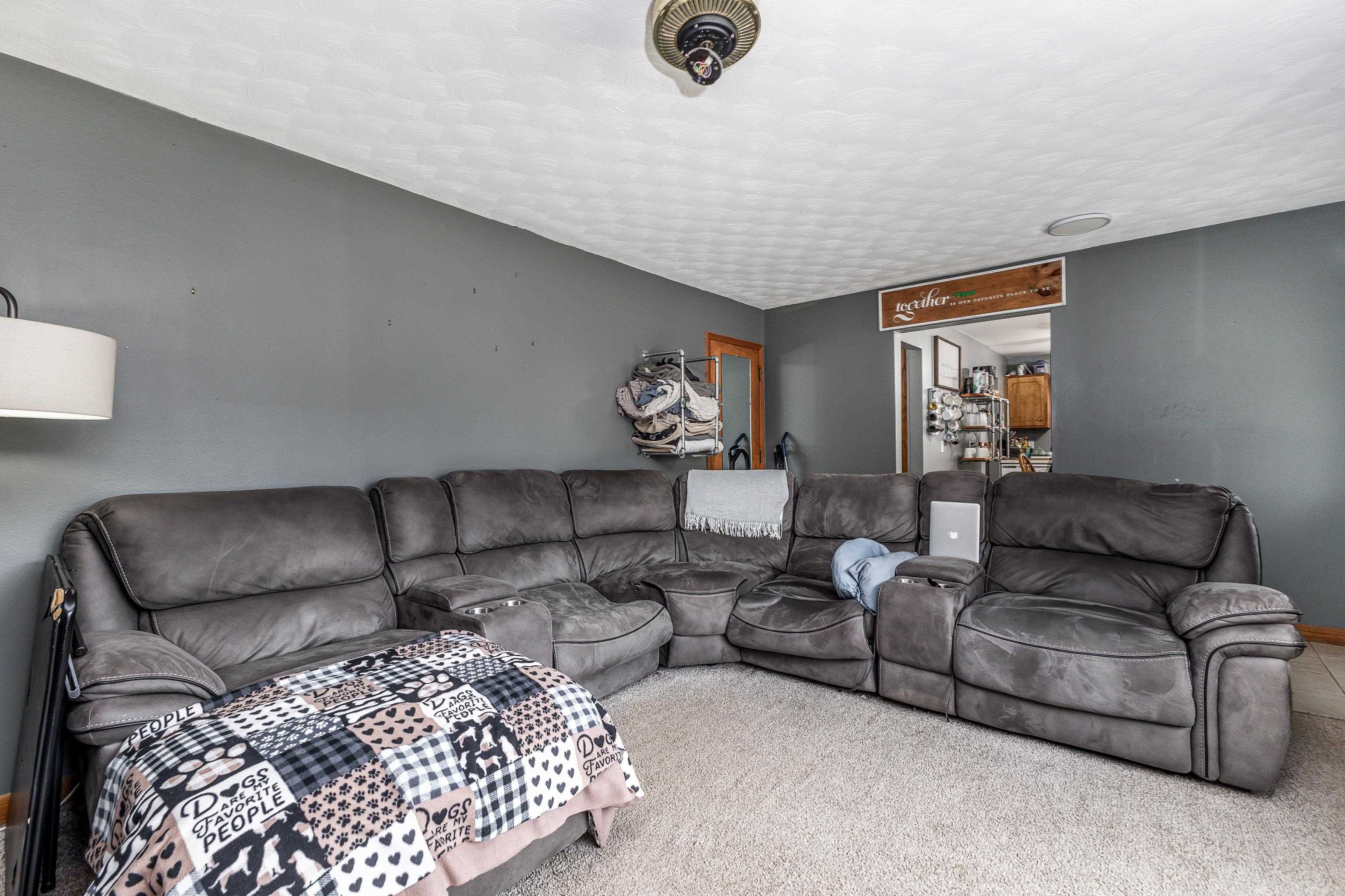 2495 N Grandview Avenue