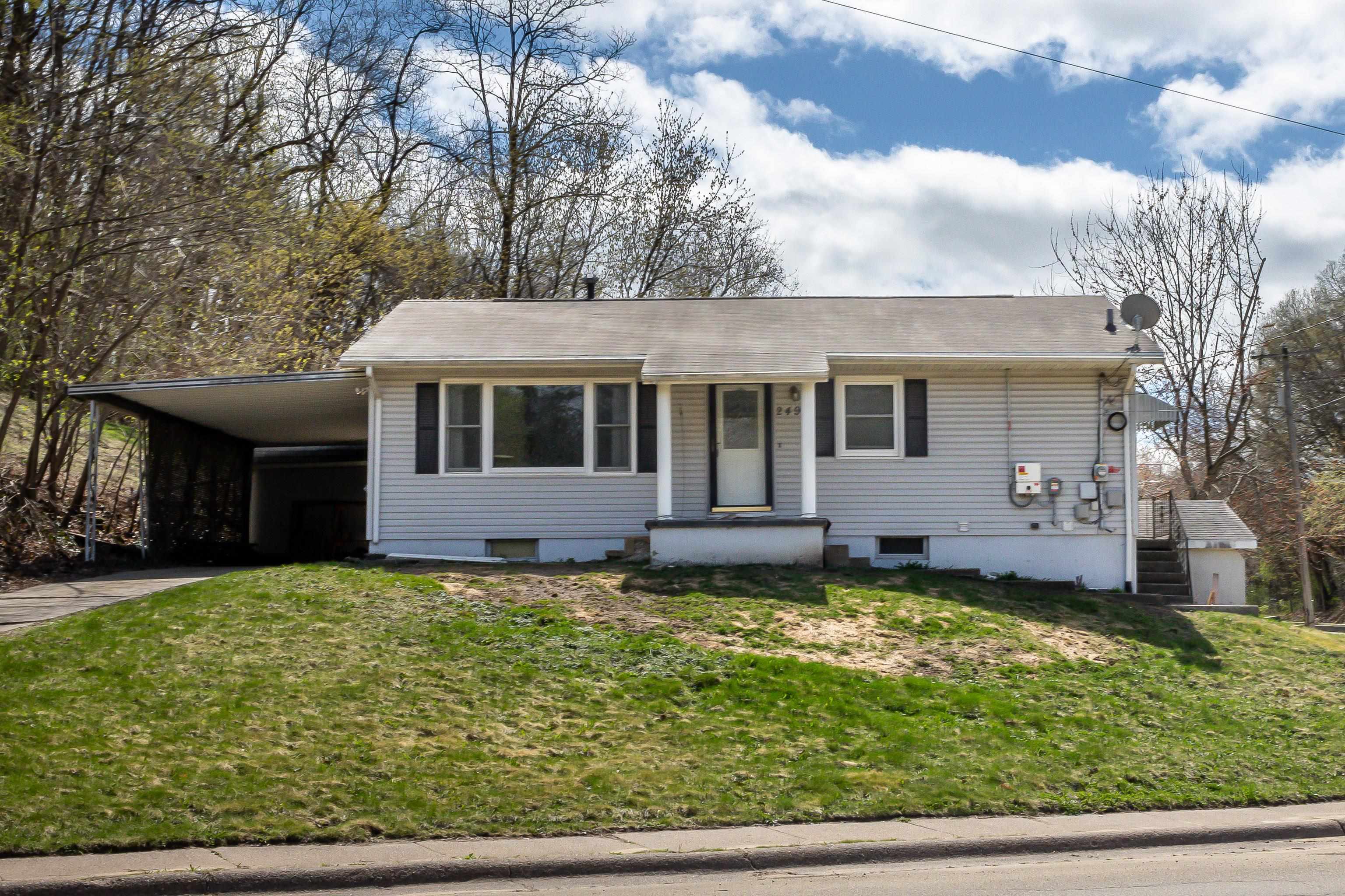 2495 N Grandview Avenue