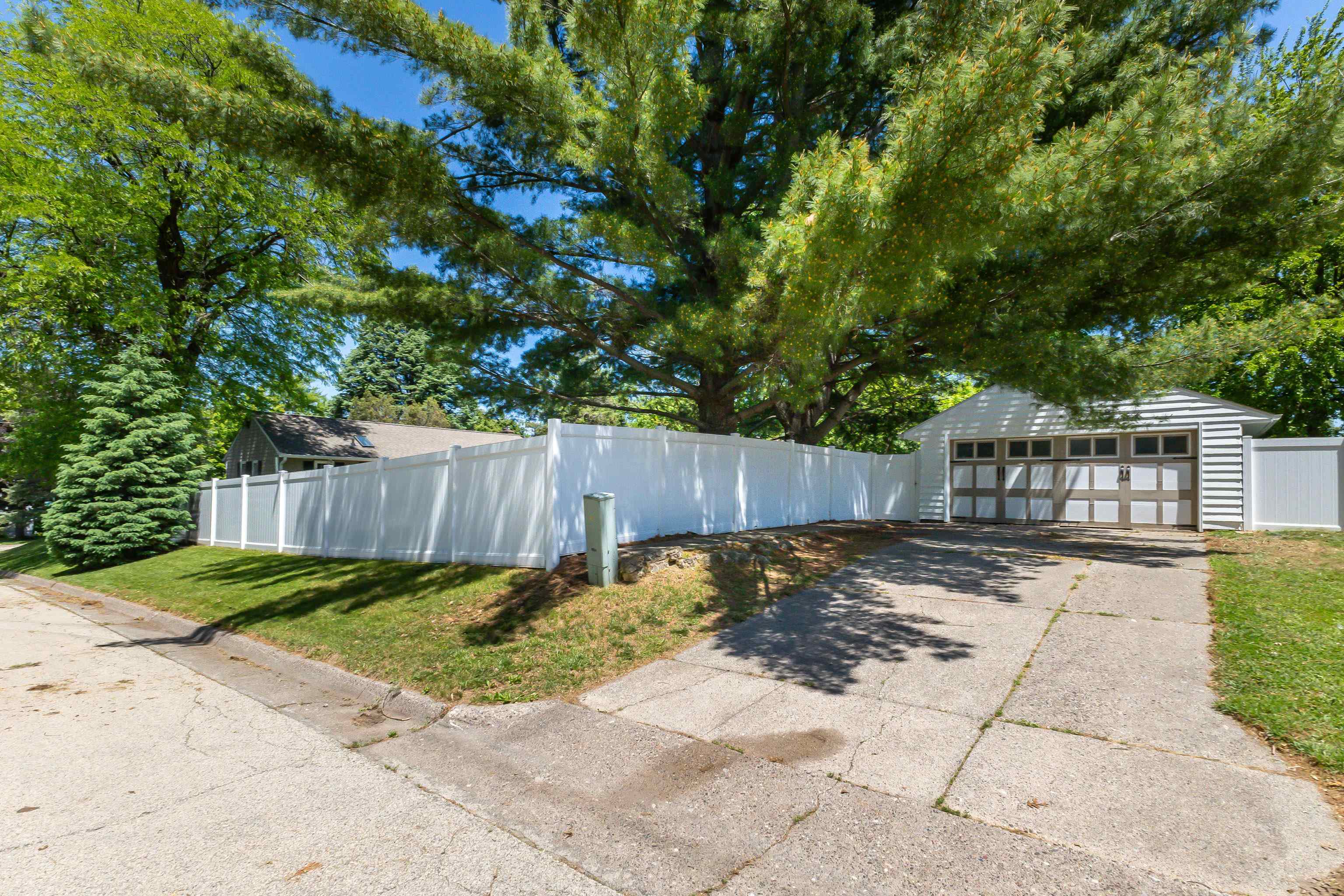 2160 Simpson Street