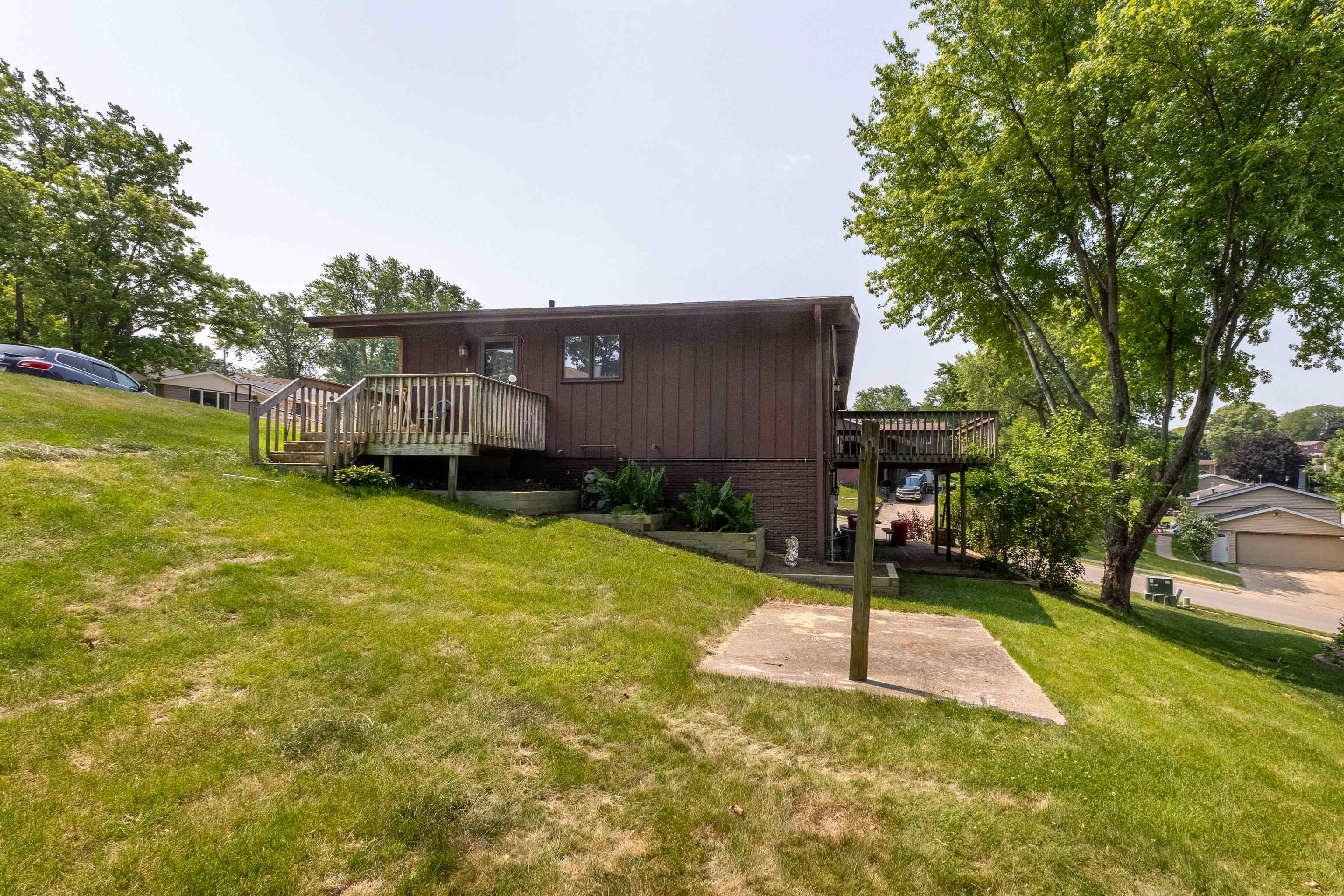 894 Berkley Court