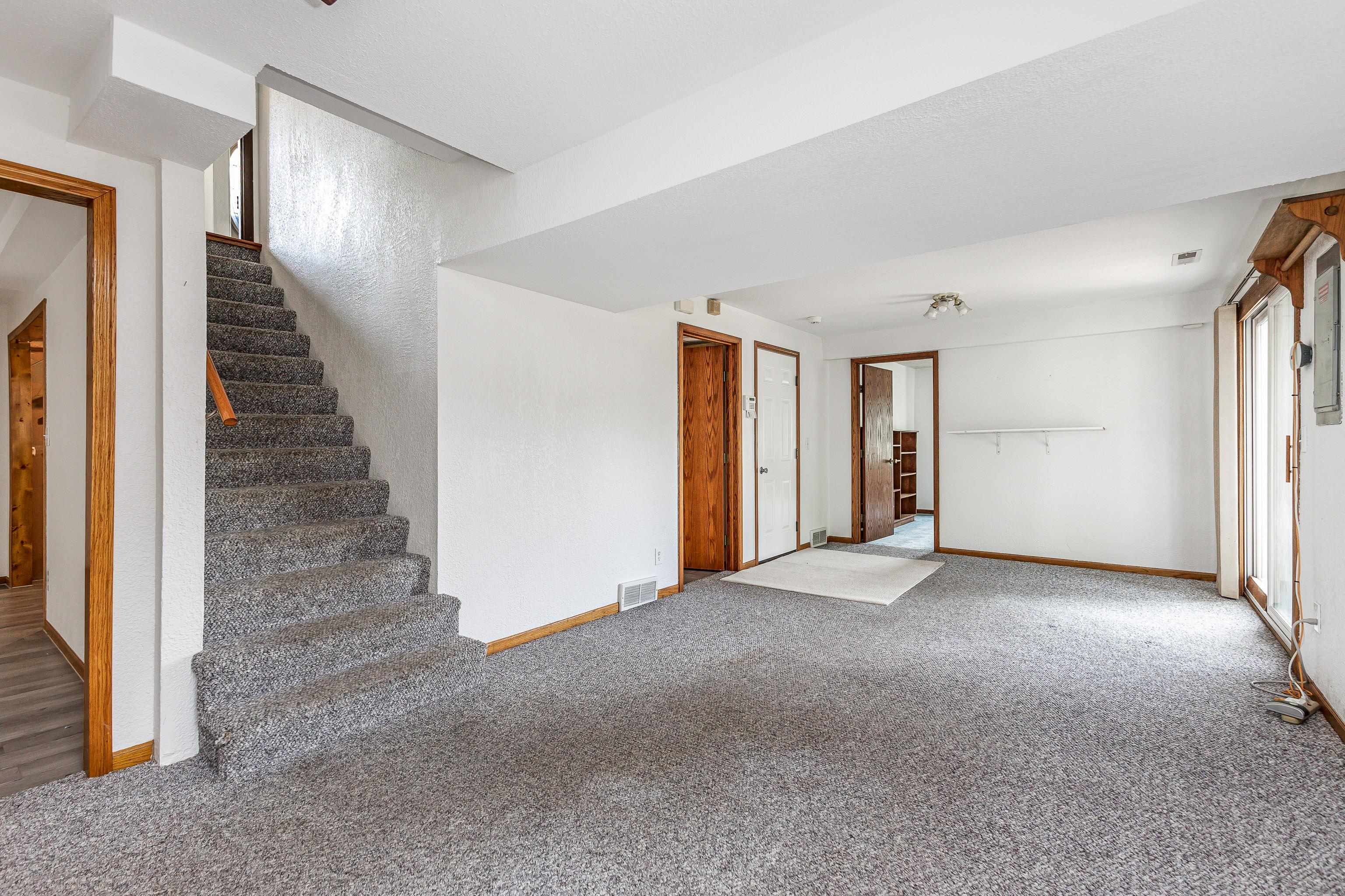 894 Berkley Court