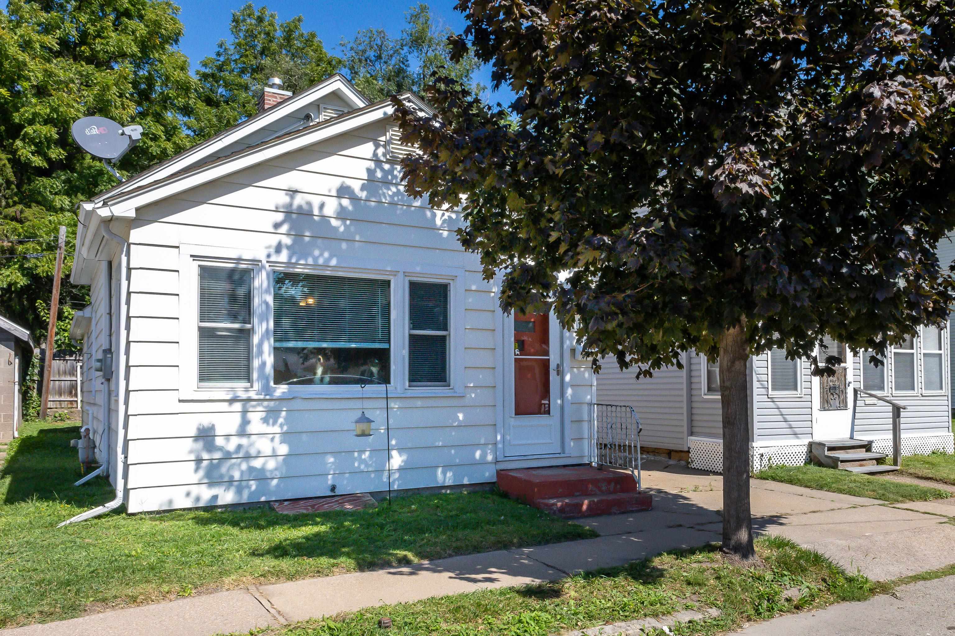 2940 Elm Street