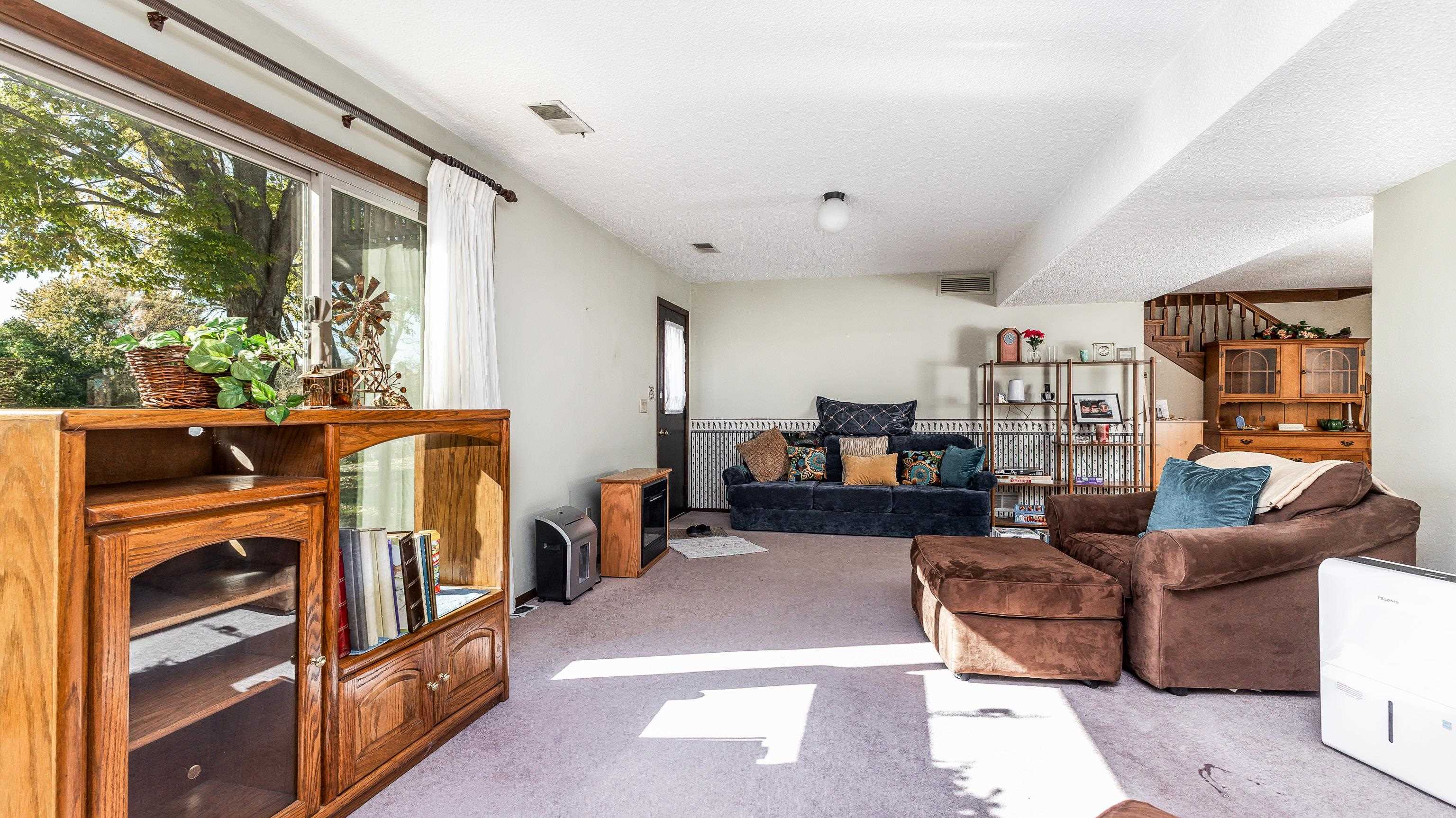 3962 Aurora Street