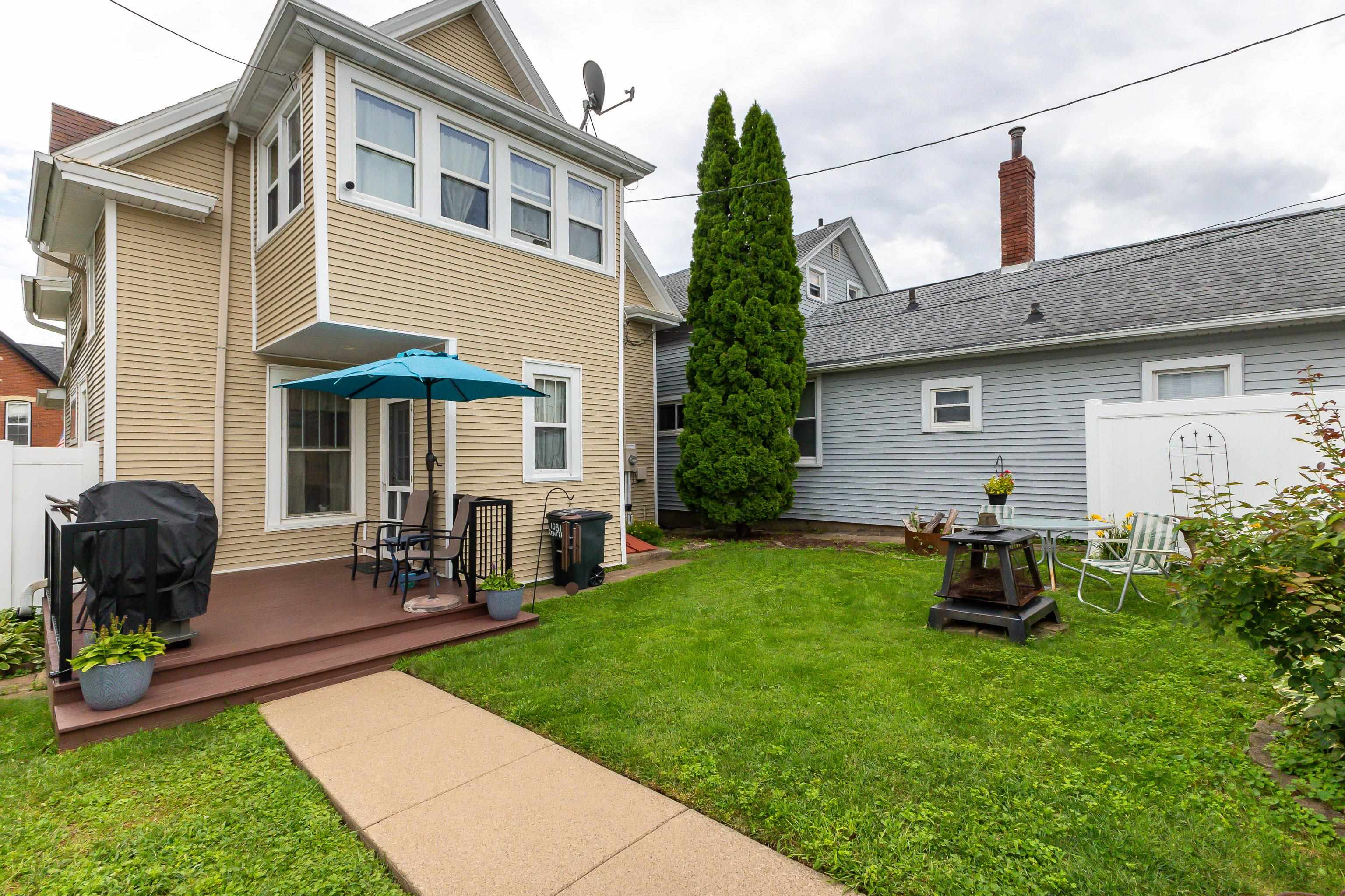 1081 Center Place