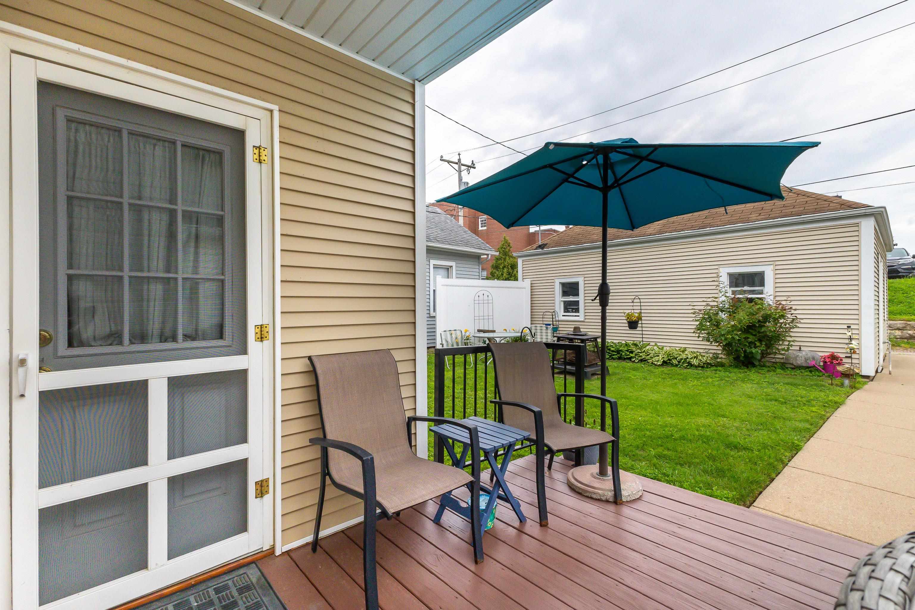 1081 Center Place