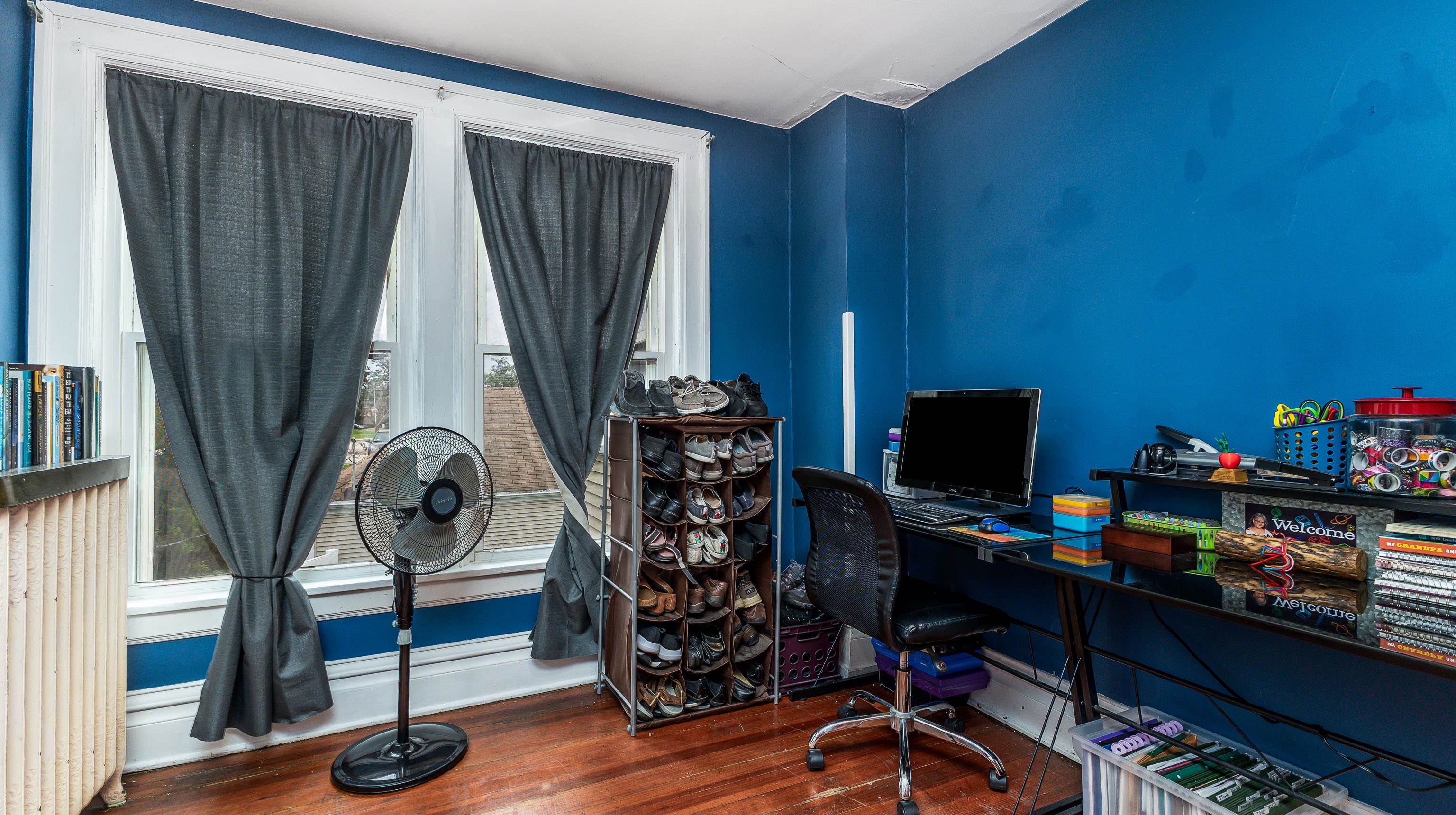 1081 Center Place