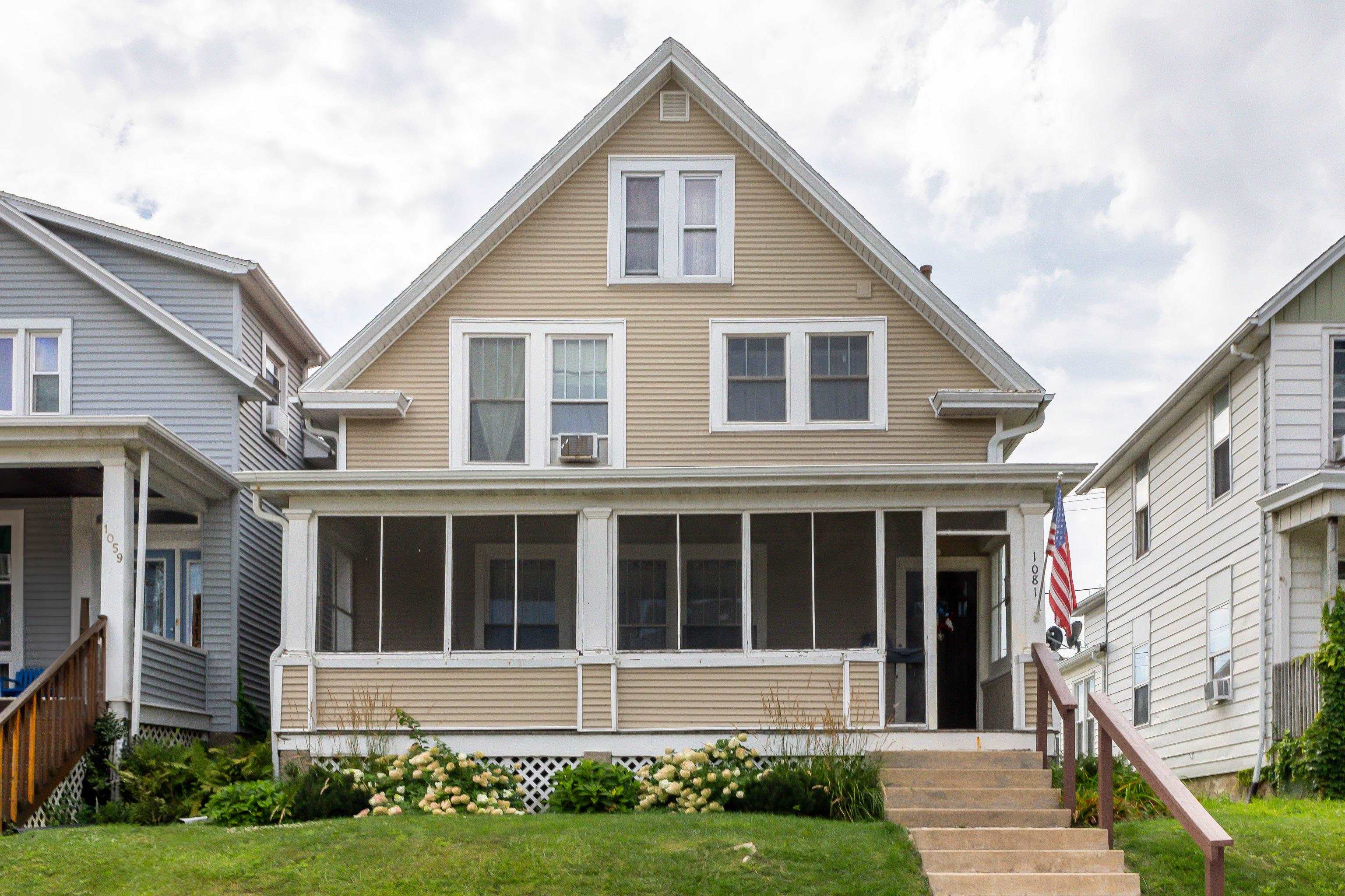 1081 Center Place