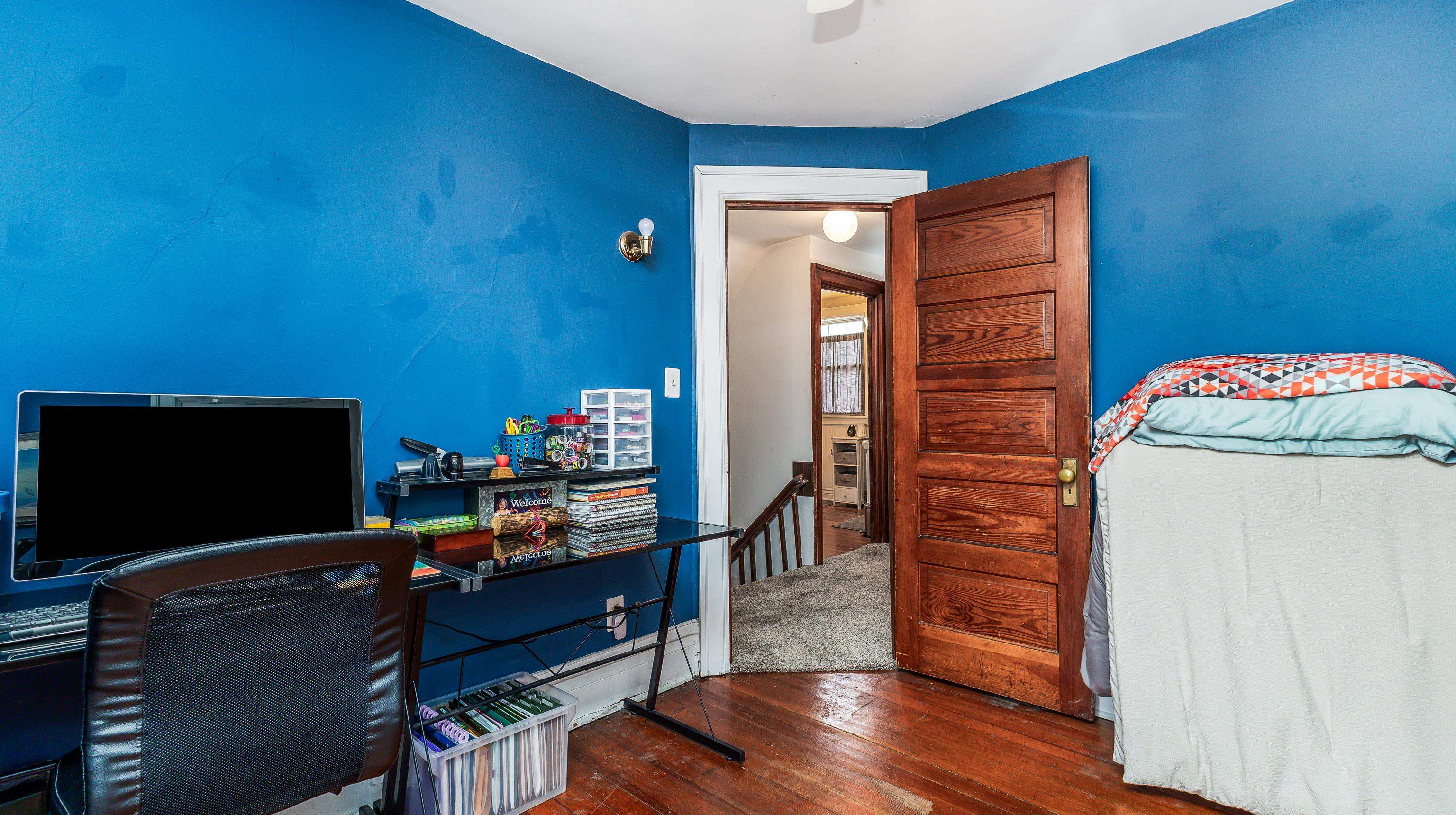 1081 Center Place
