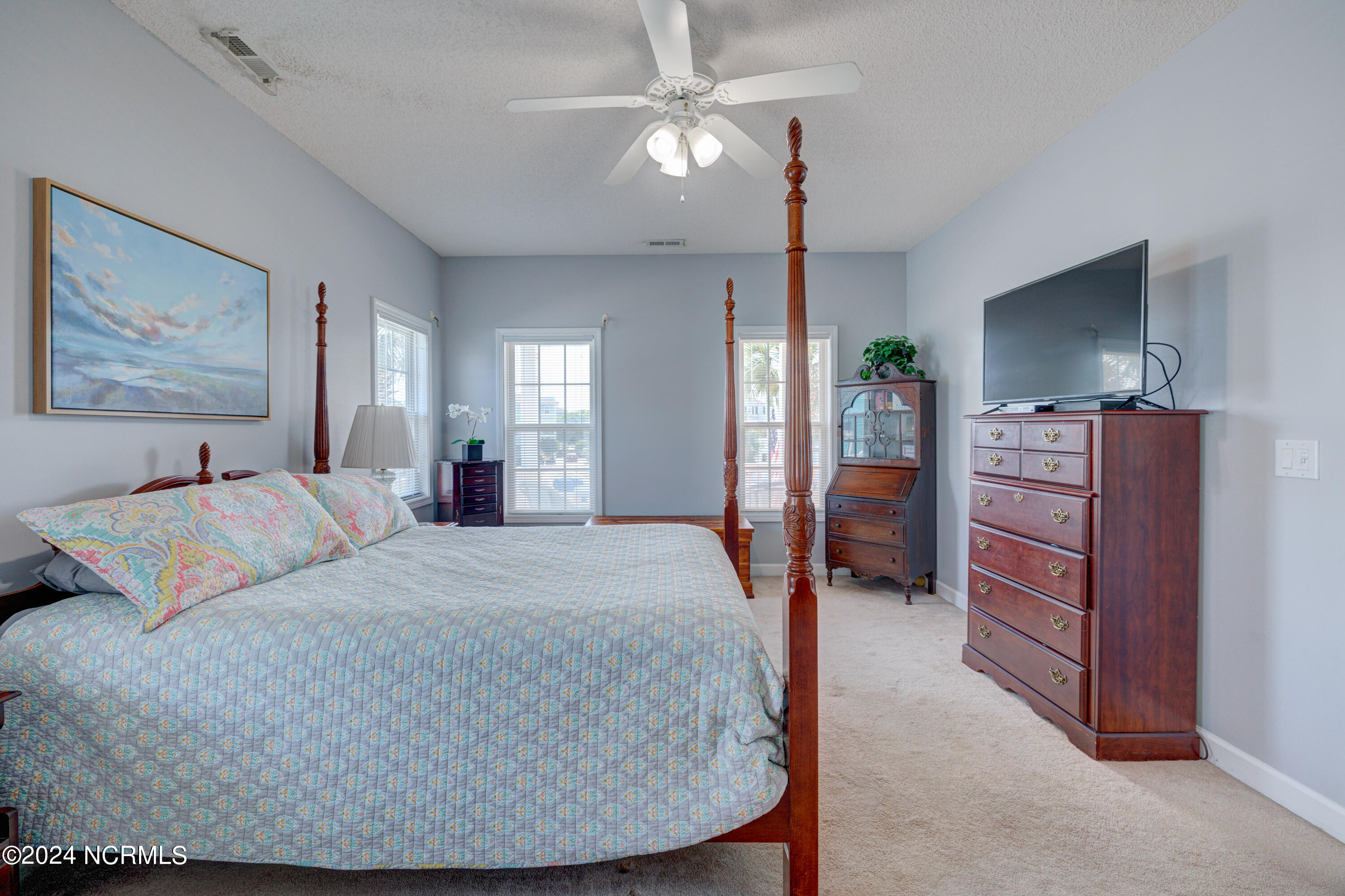 333 Sealane Way