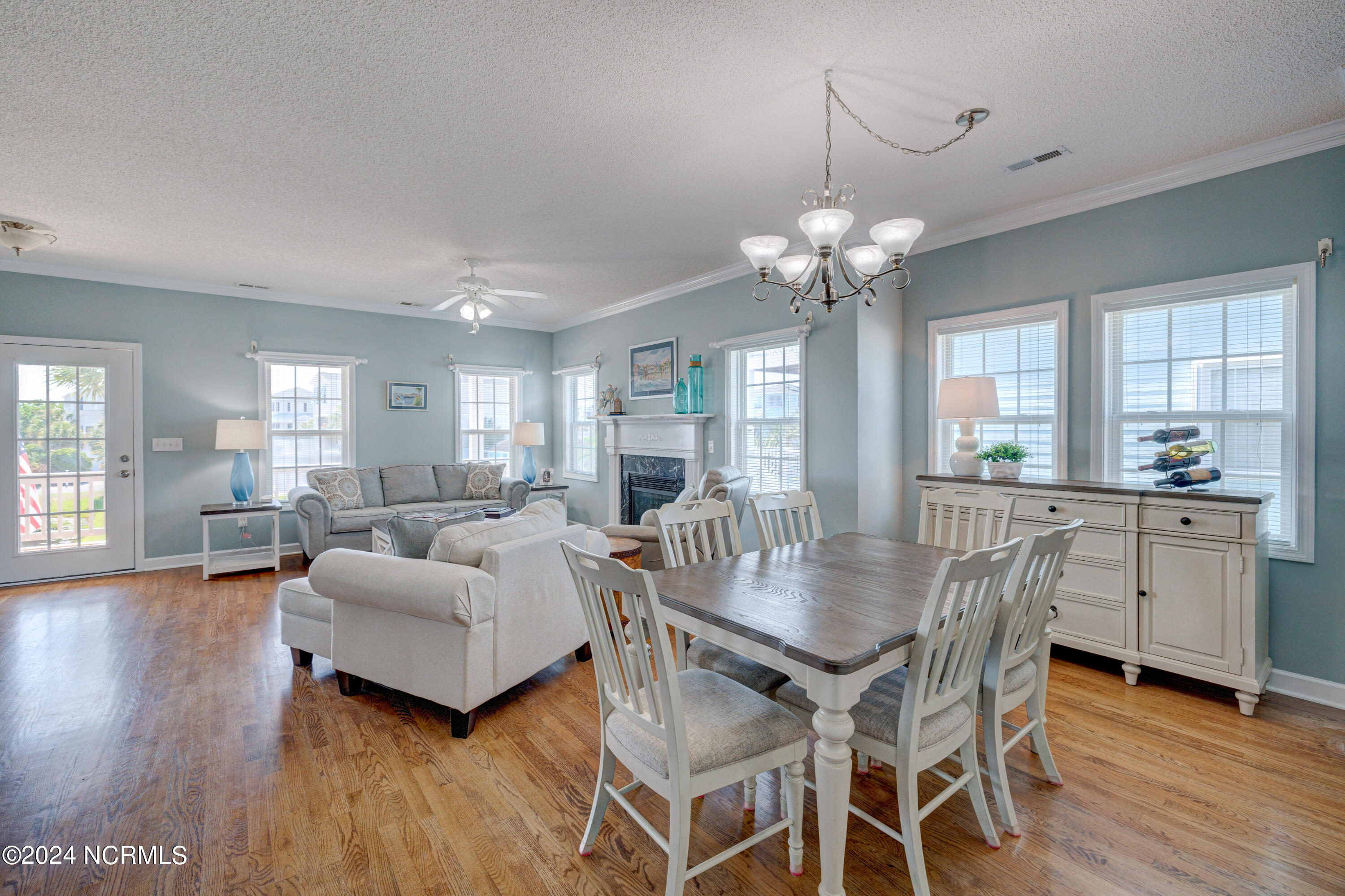 333 Sealane Way