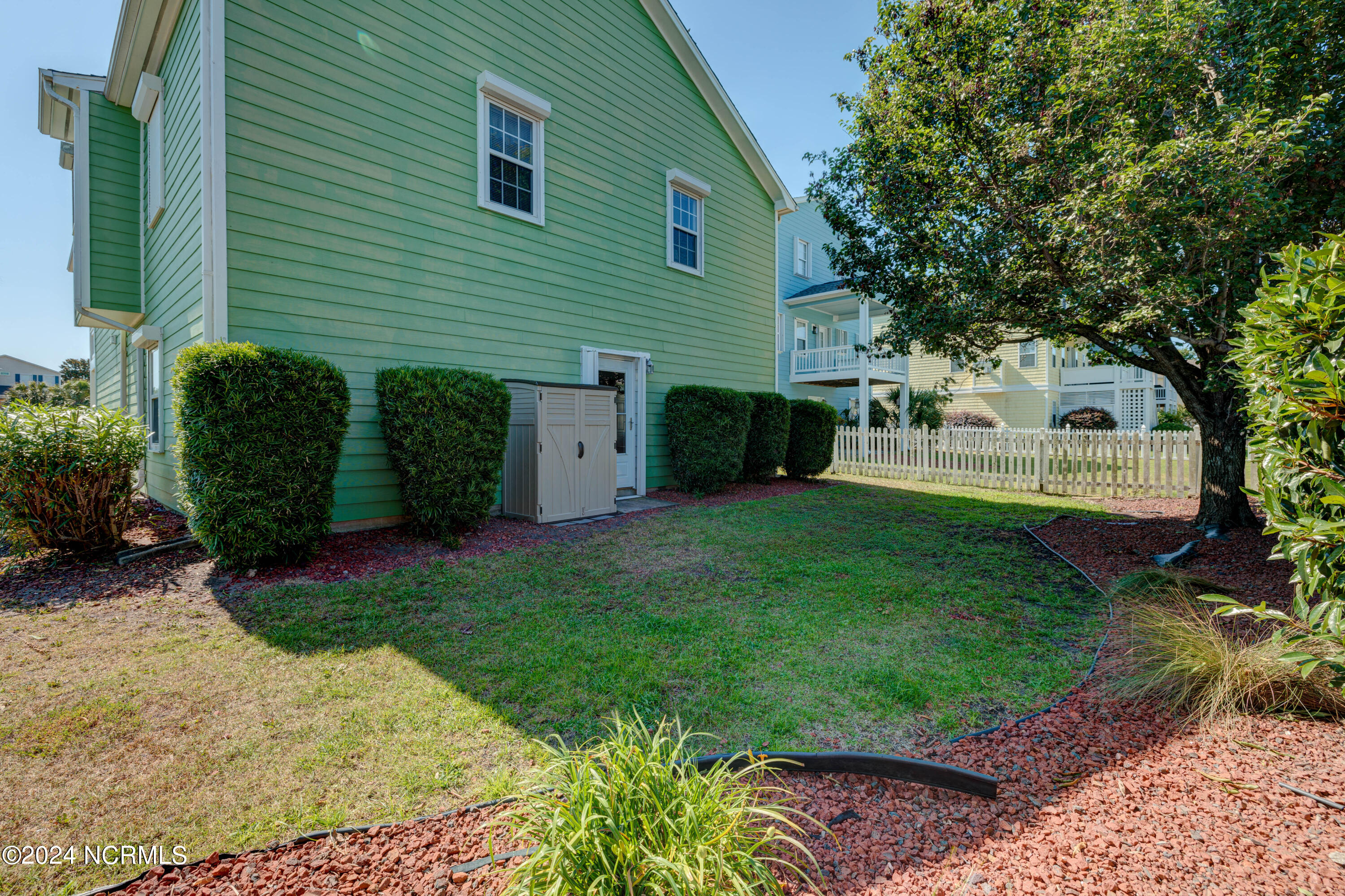 333 Sealane Way