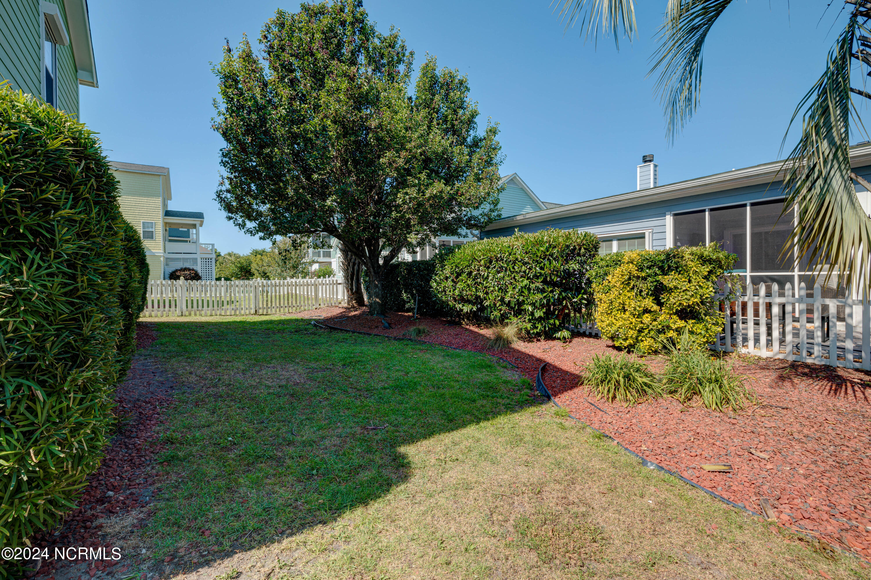333 Sealane Way