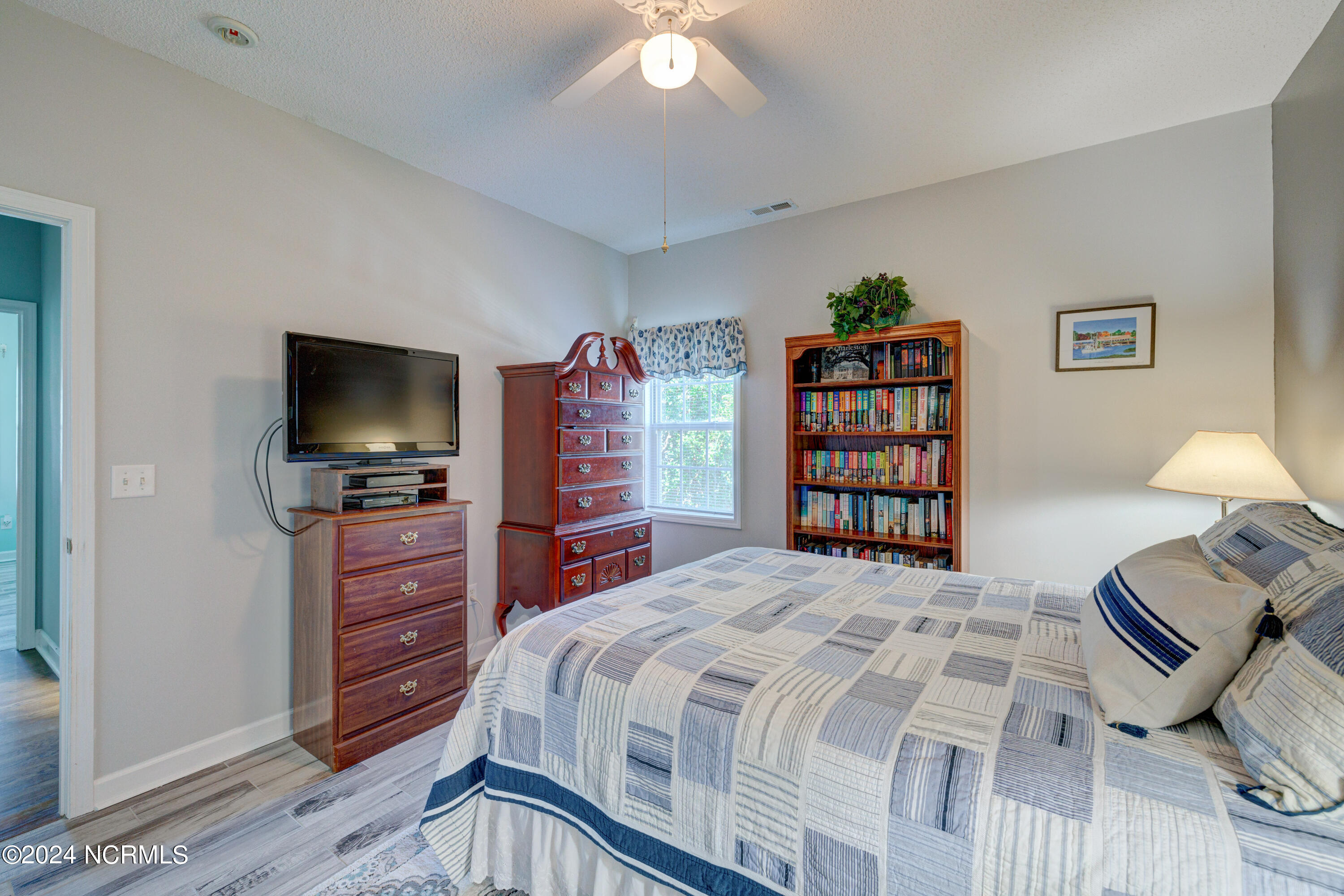 333 Sealane Way