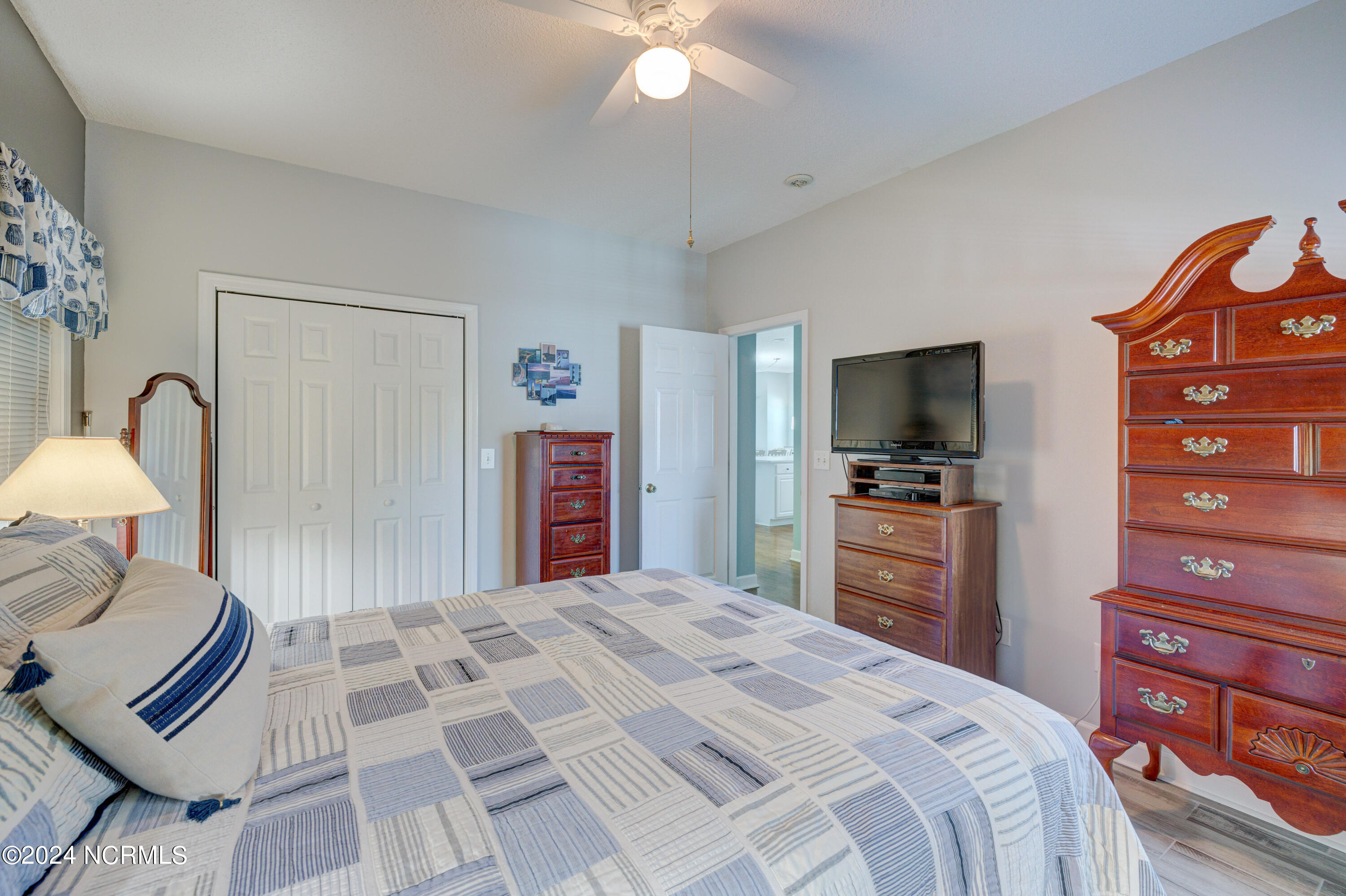 333 Sealane Way