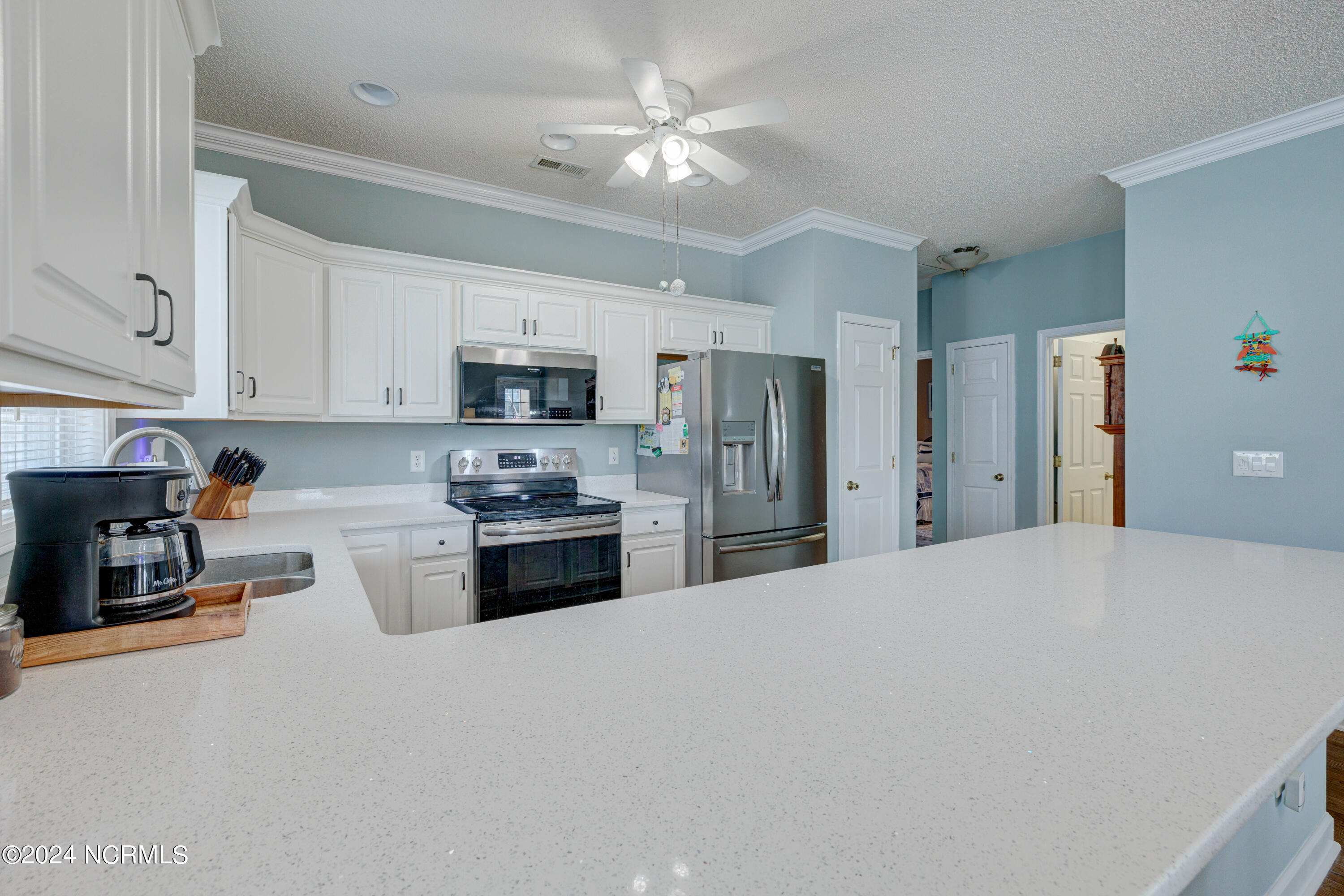 333 Sealane Way