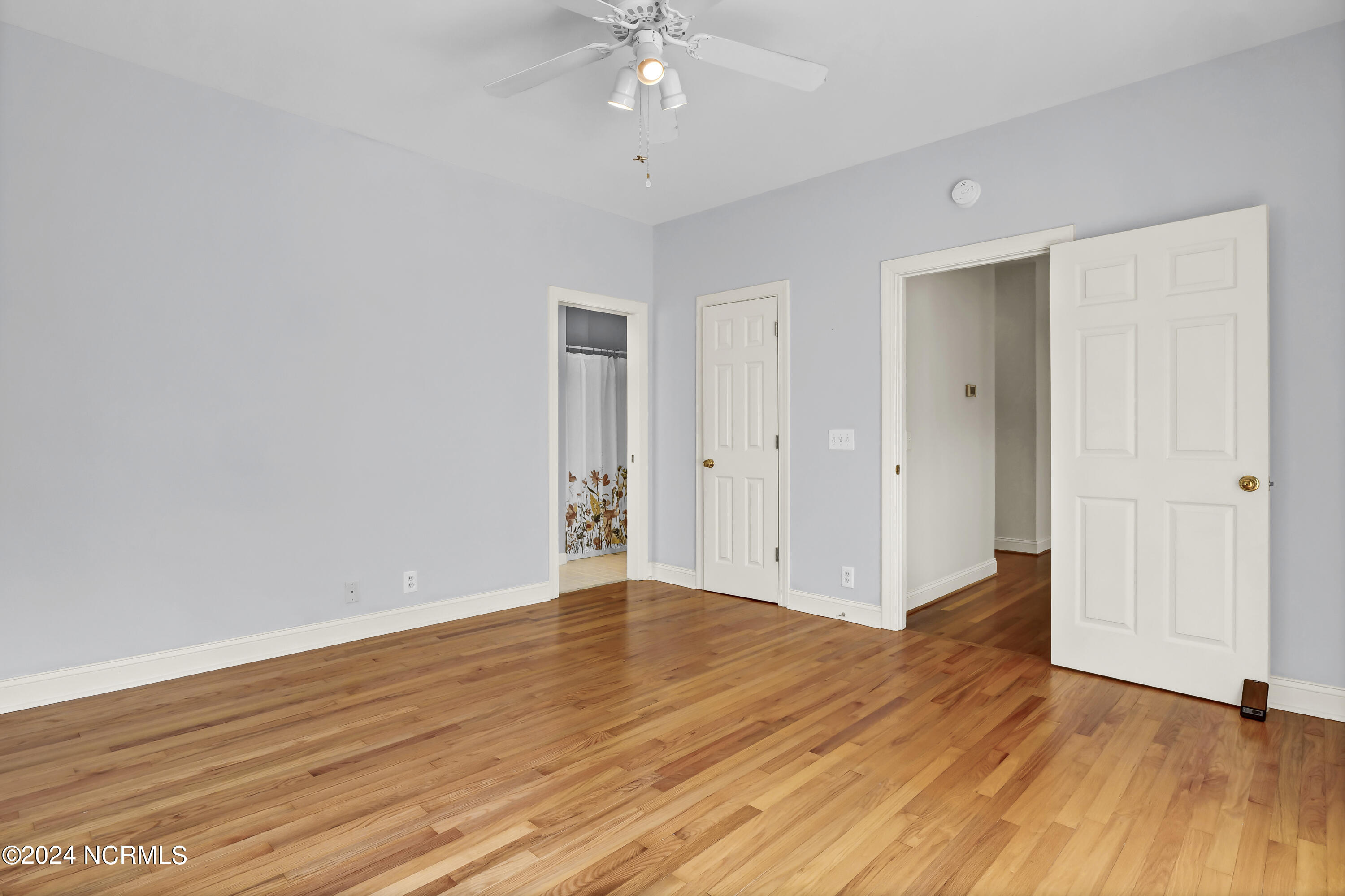 5612 Shell Road Village Drive