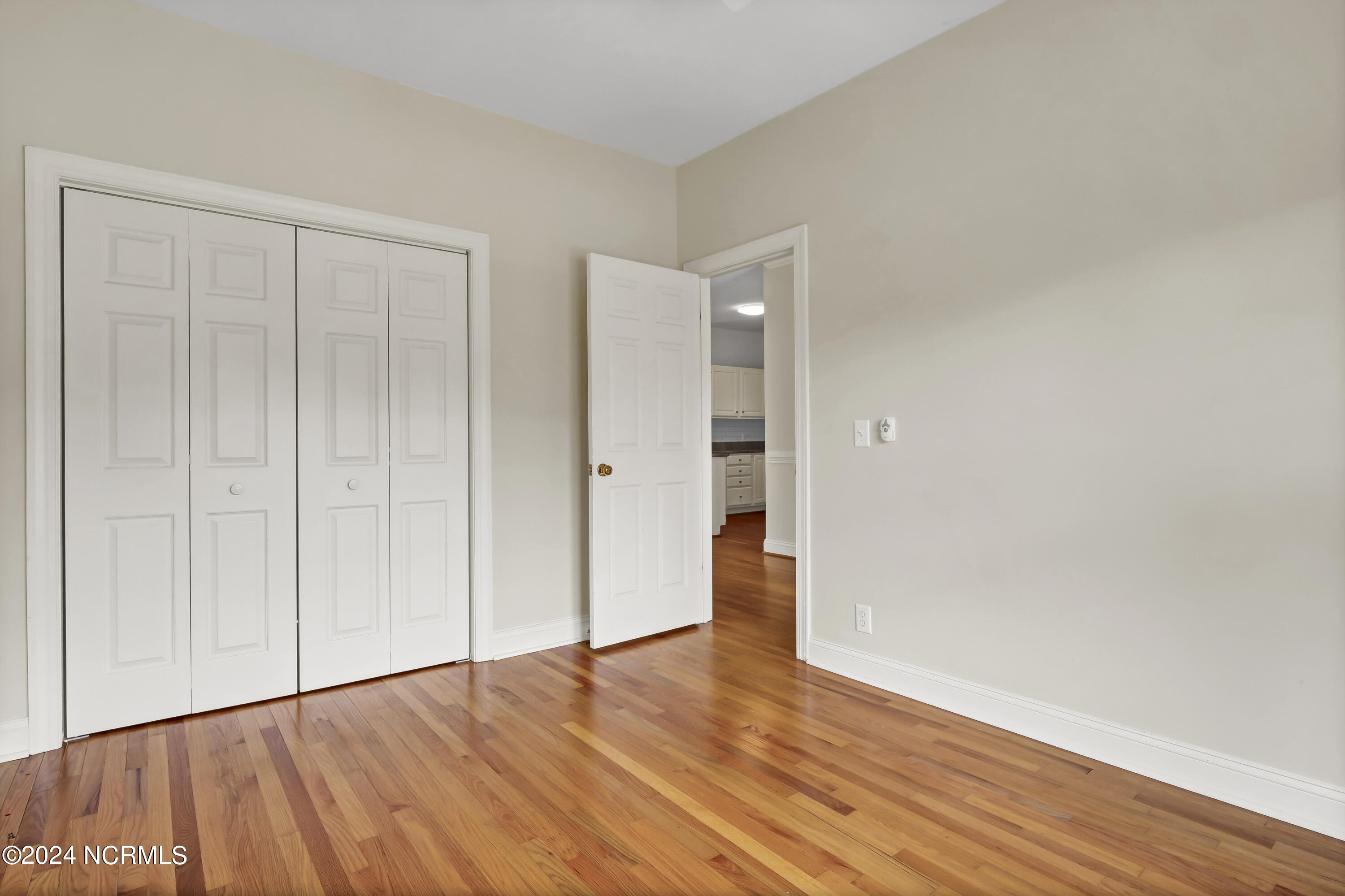 5612 Shell Road Village Drive