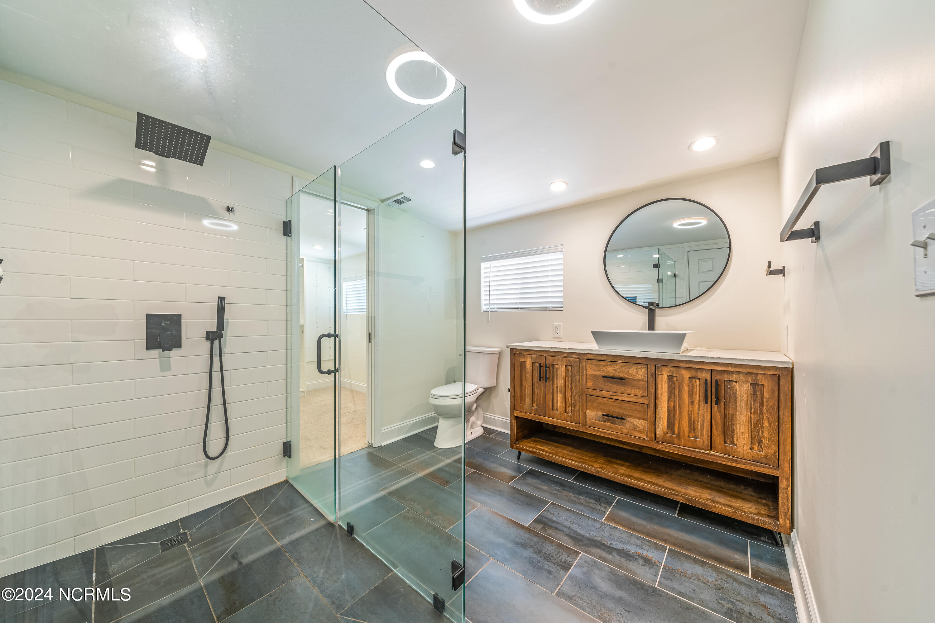 318 W Blackbeard Road